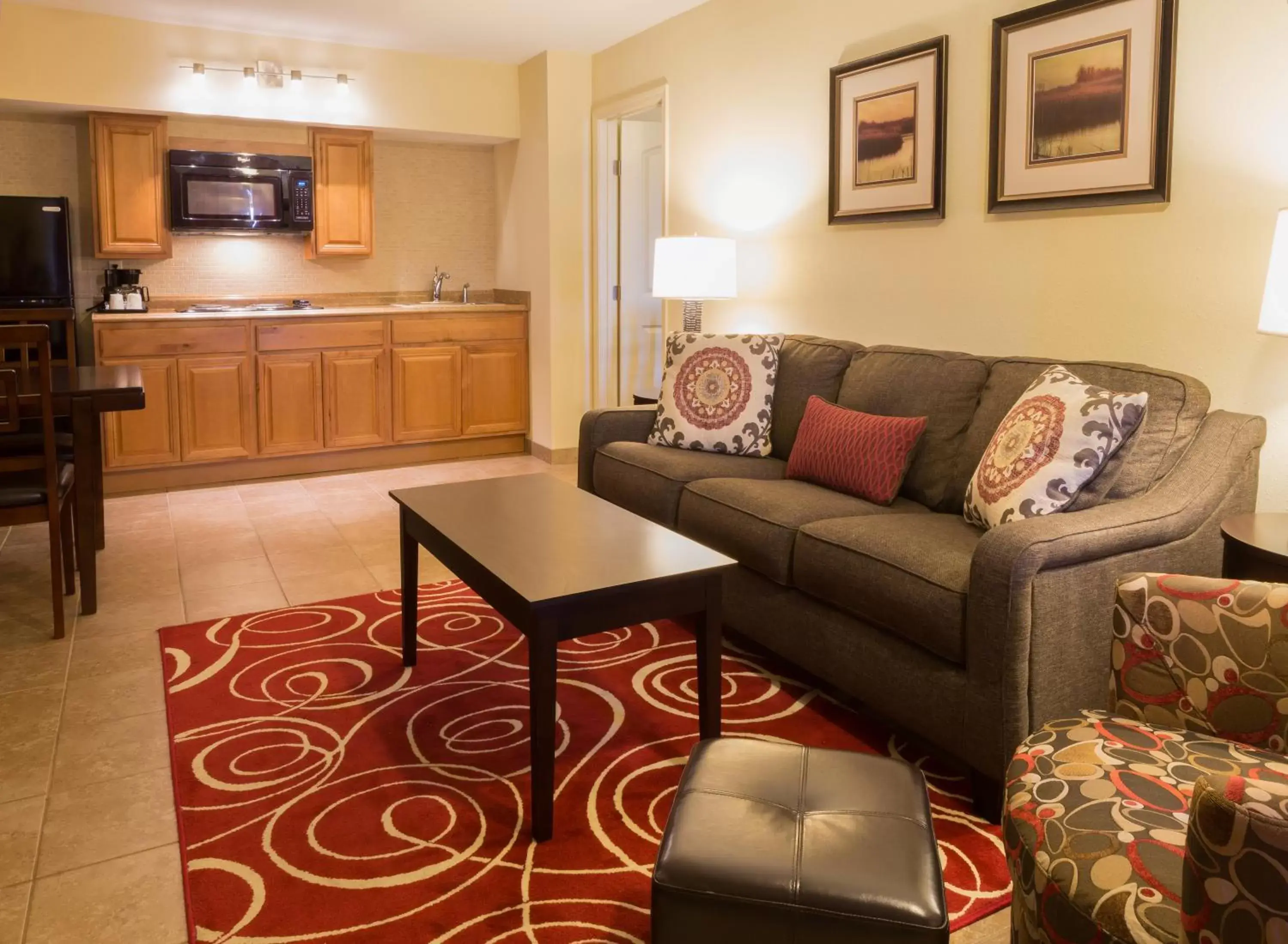 Living room, Seating Area in Marina Inn & Suites Chalmette-New Orleans