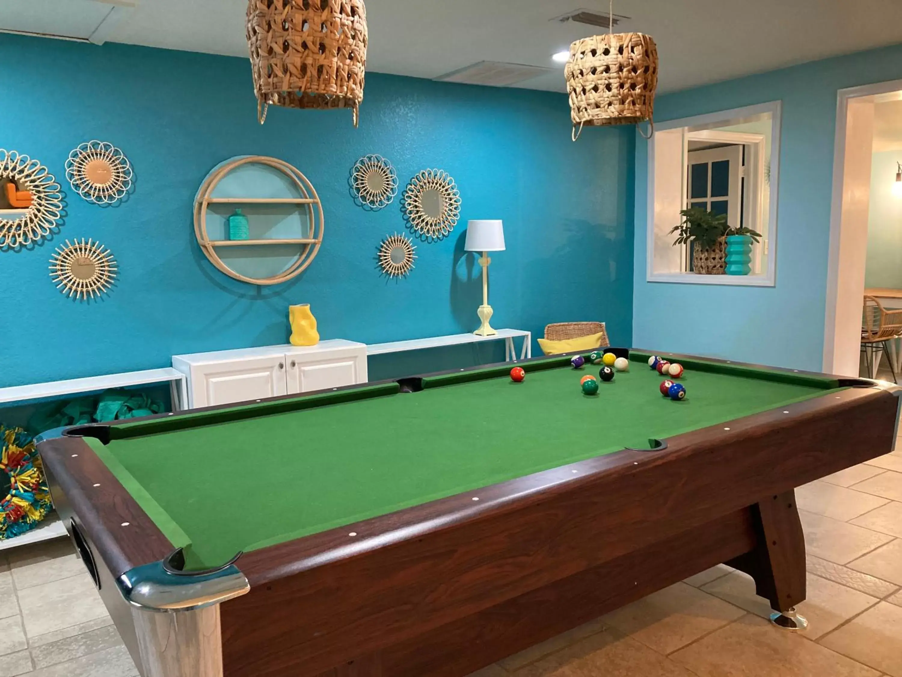 Billiards in 3Gulls Inn Ozona-Boutique Hotel-Steps from Restaurants & Brewery-Pet Friendly