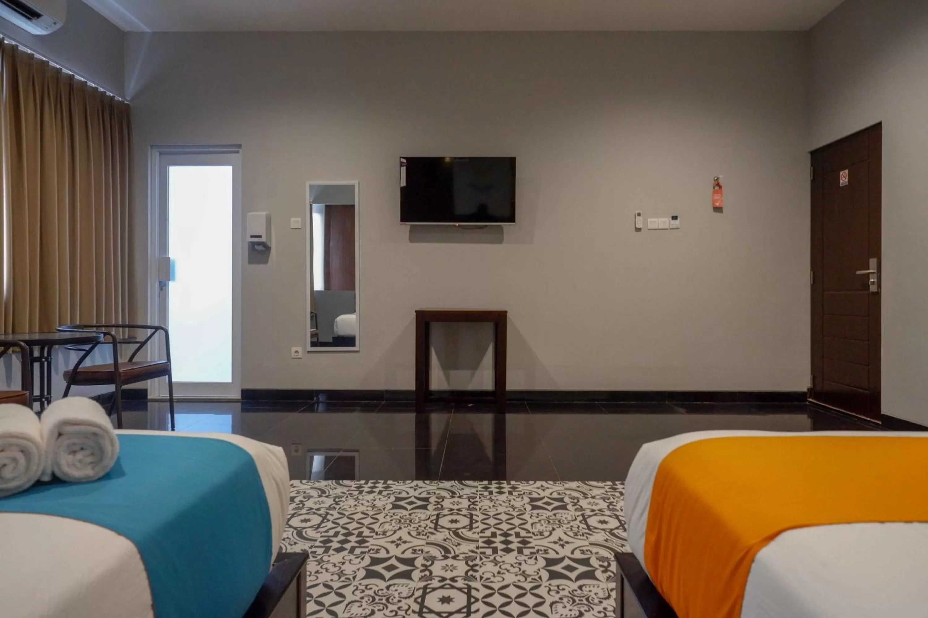 Bedroom in Sans Hotel Empress Simpang Lima