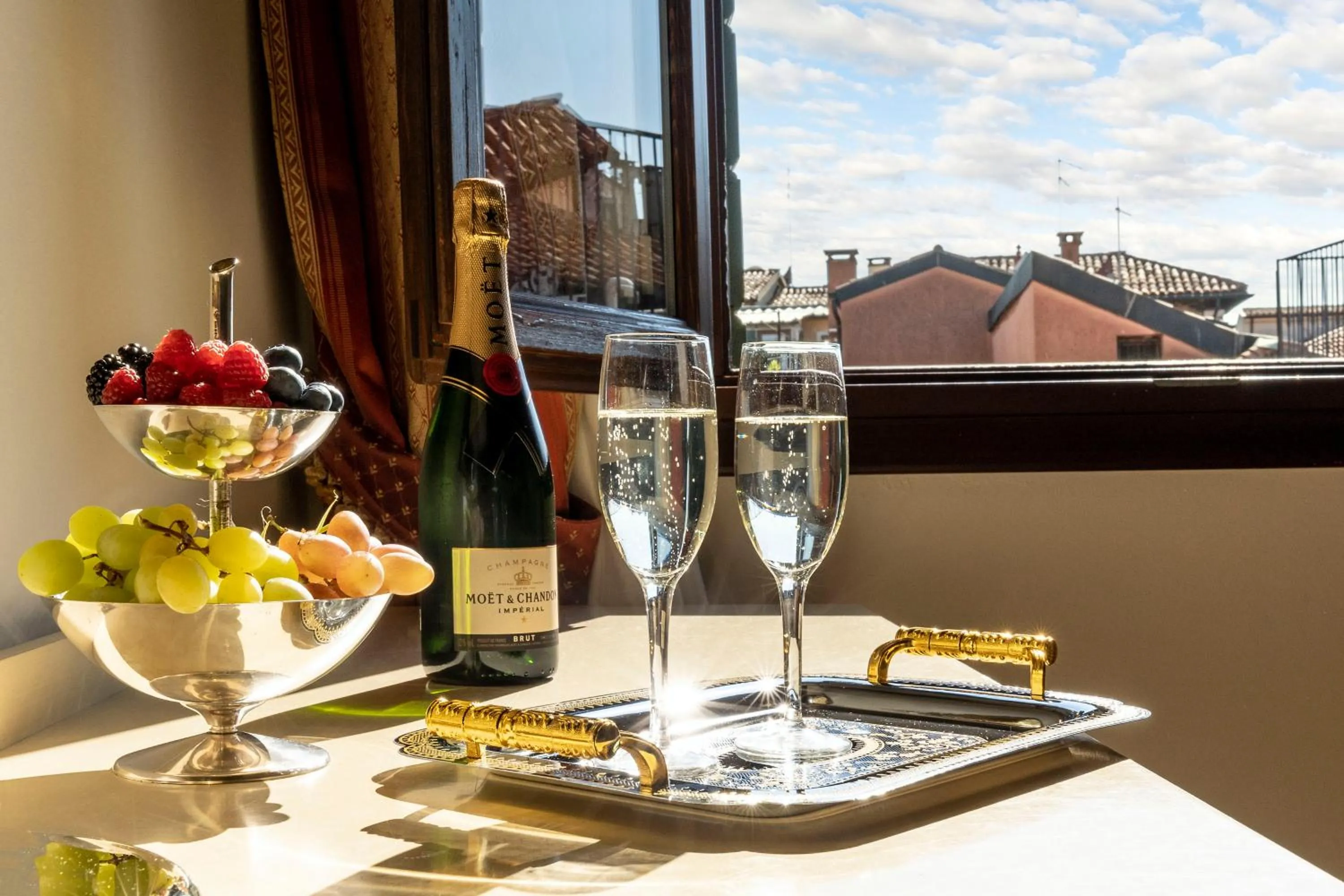 room service in Hotel Bella Venezia
