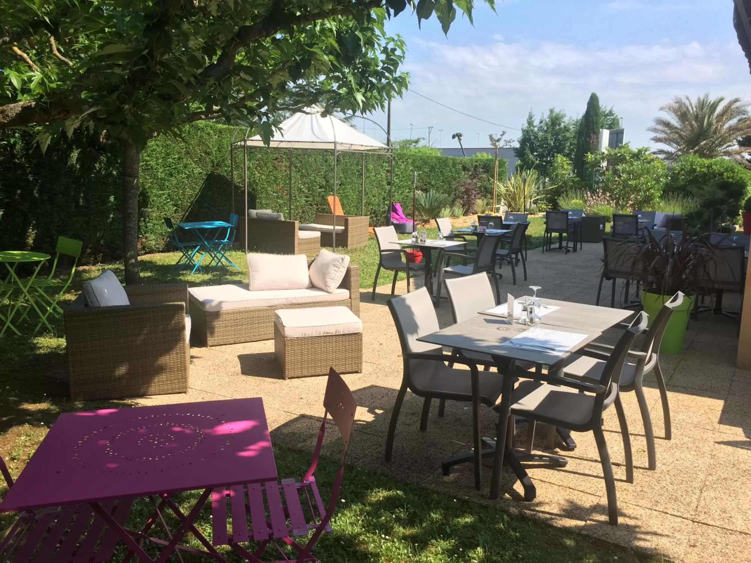 Patio, Restaurant/Places to Eat in Campanile Marmande