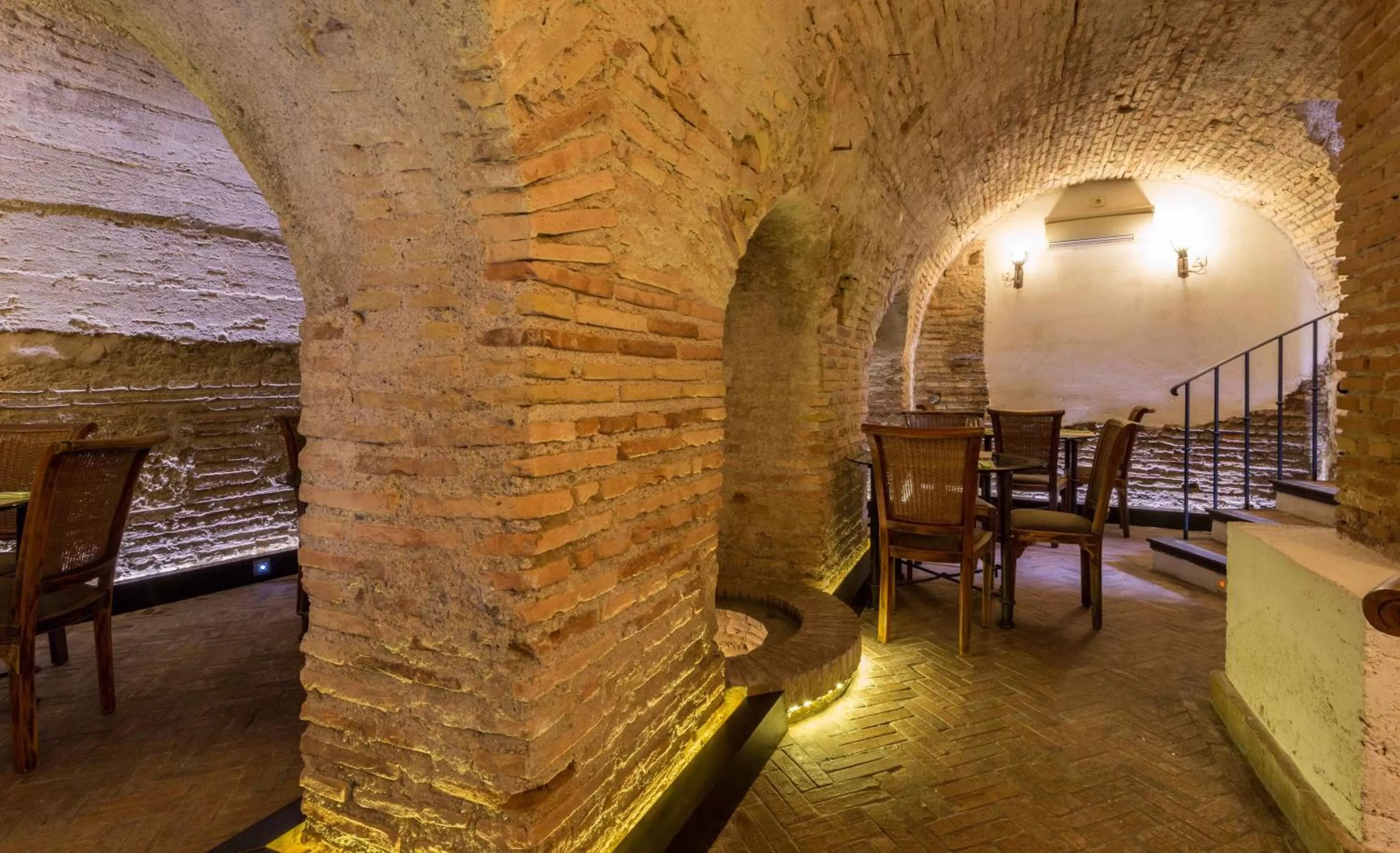 Restaurant/places to eat in Palacio de Mariana Pineda