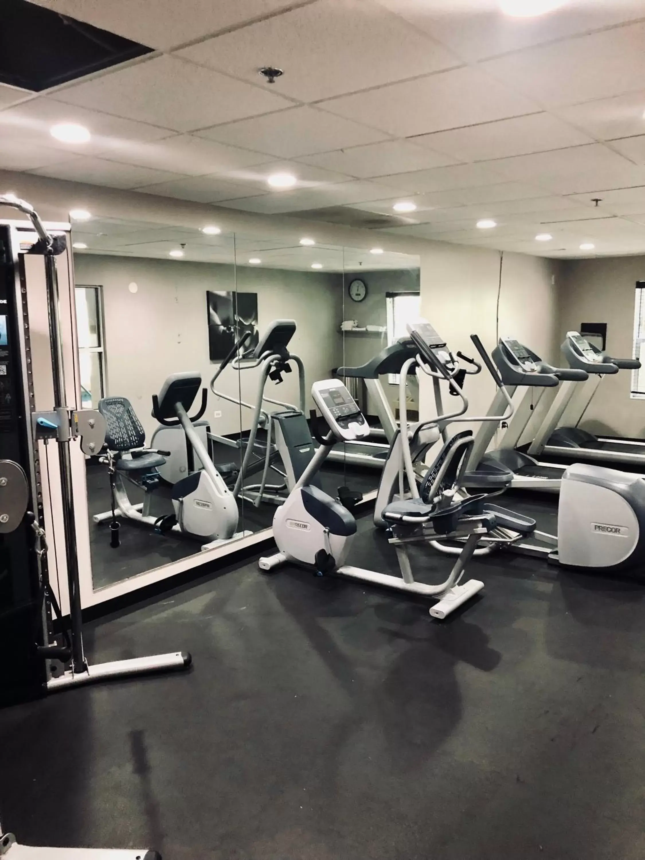 Fitness centre/facilities, Fitness Center/Facilities in Country Inn & Suites by Radisson, Chicago O Hare Airport