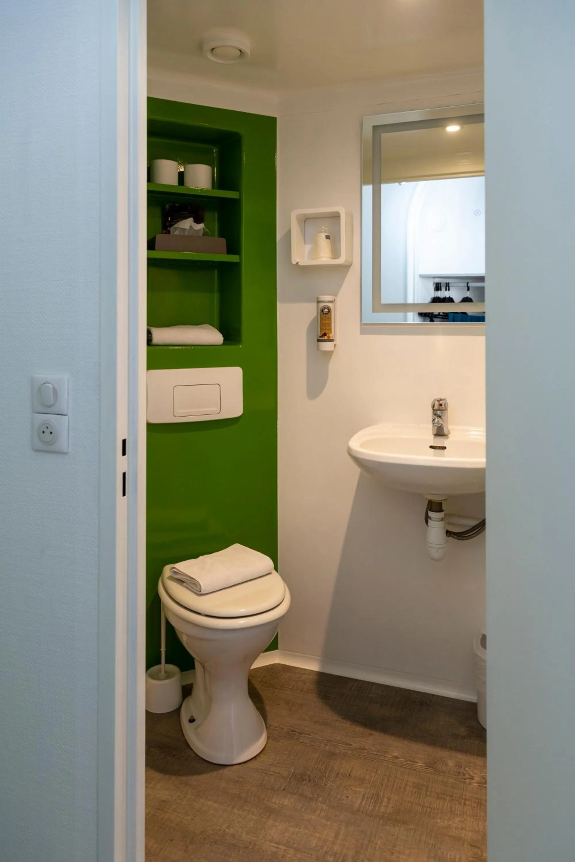 Toilet in Hotel Victoria