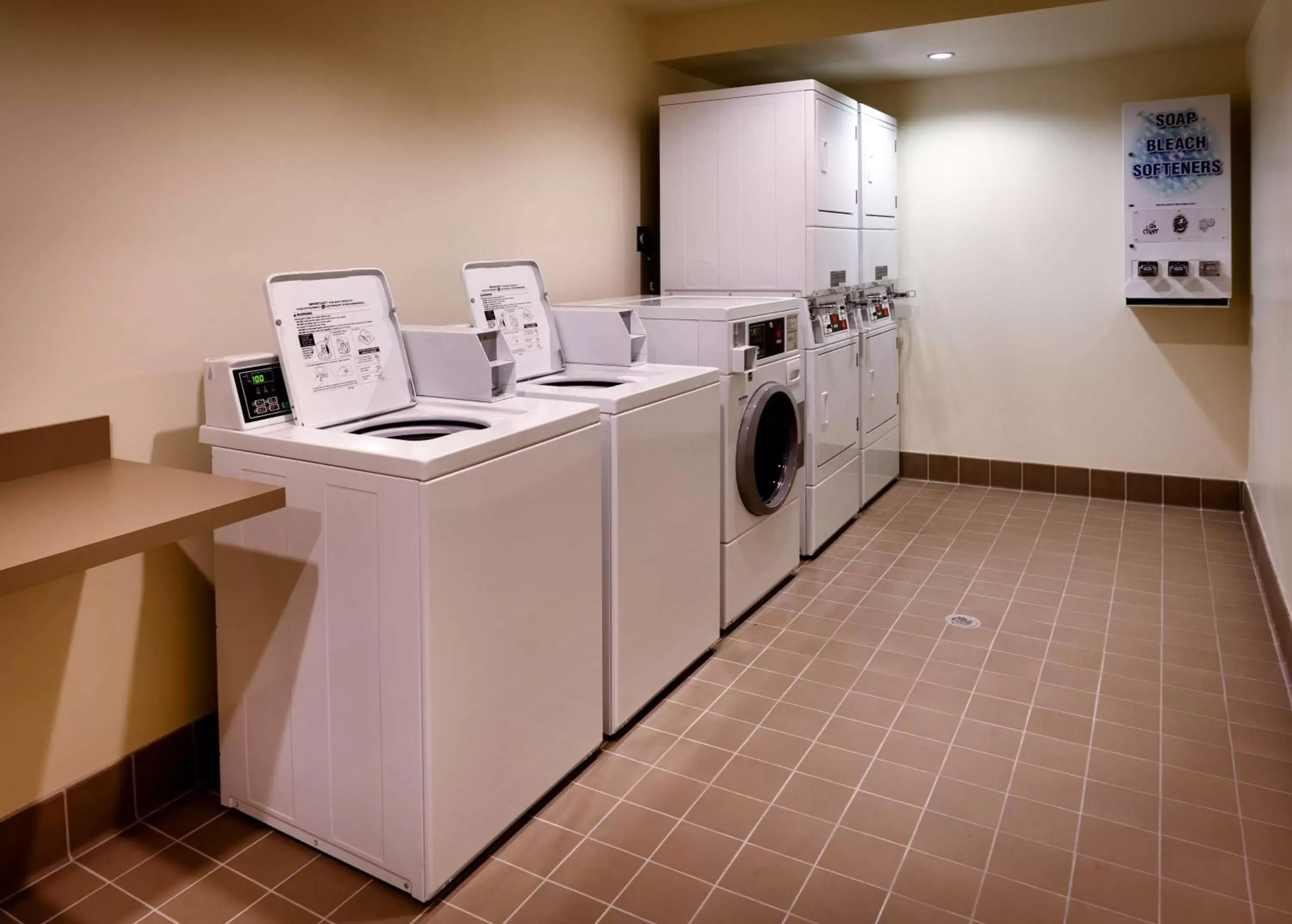 Lobby or reception, Kitchen/Kitchenette in Hyatt House Salt Lake City Downtown