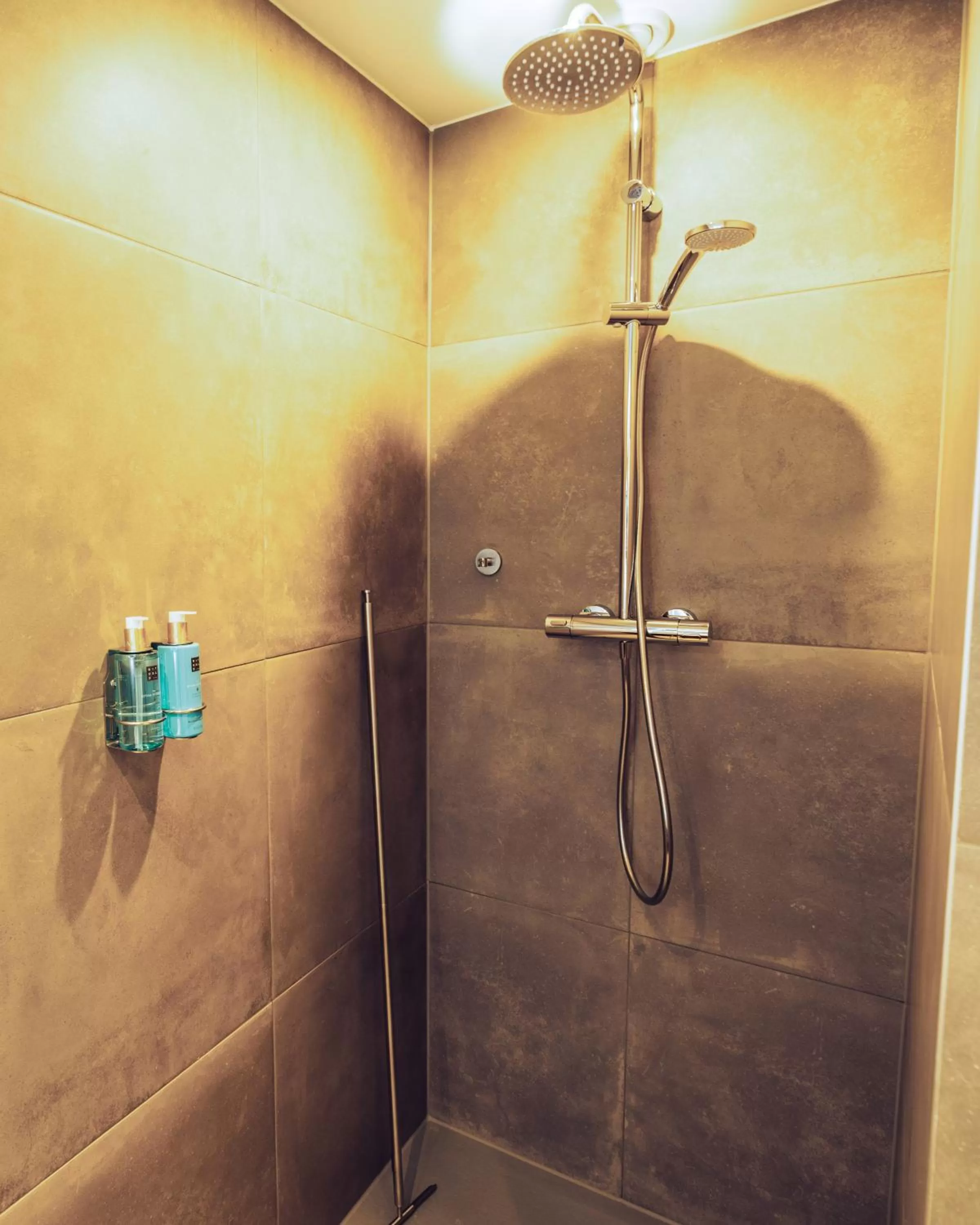 Bathroom in Oldschool Hotel