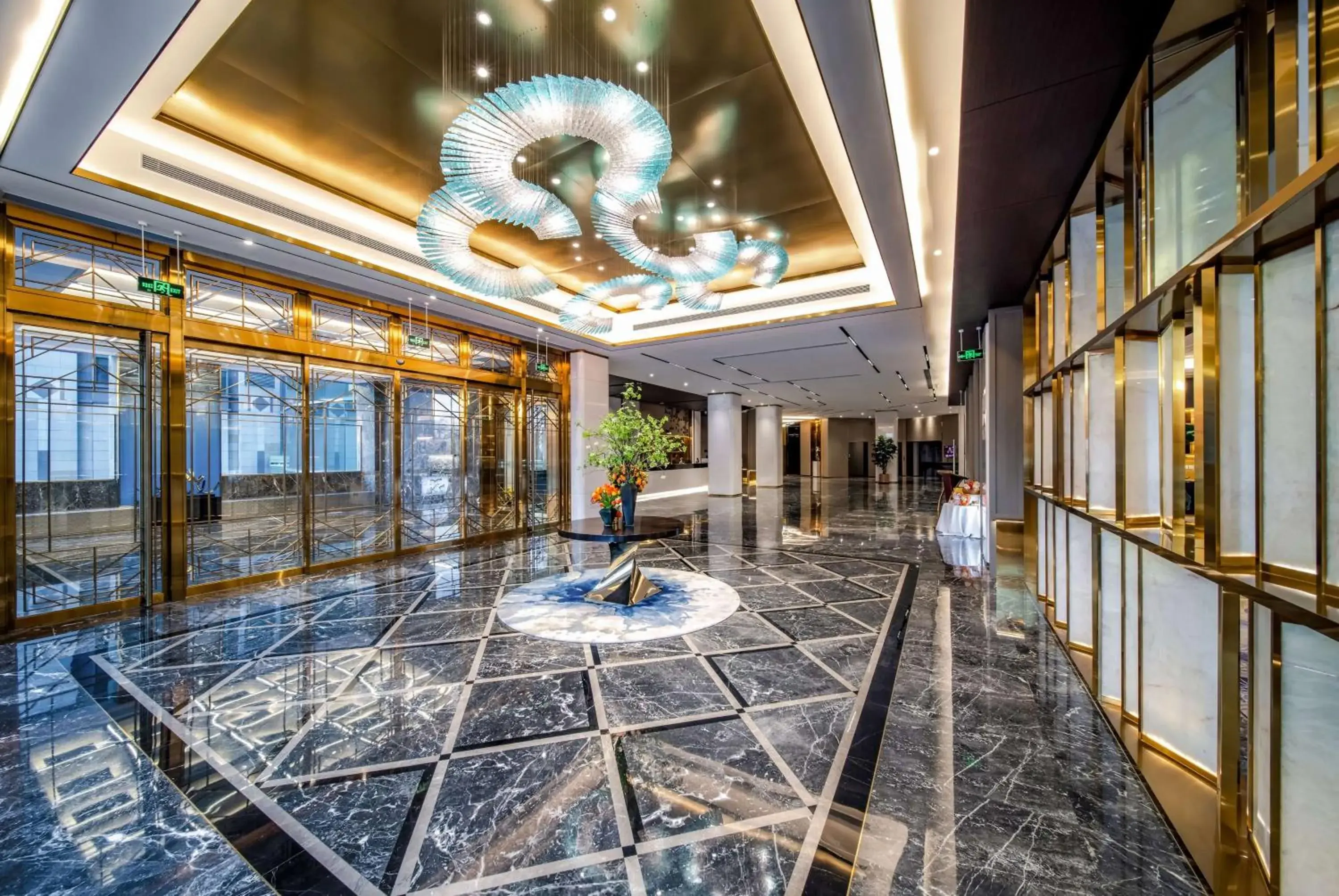 Lobby or reception in Howard Johnson Paragon Hotel Beijing