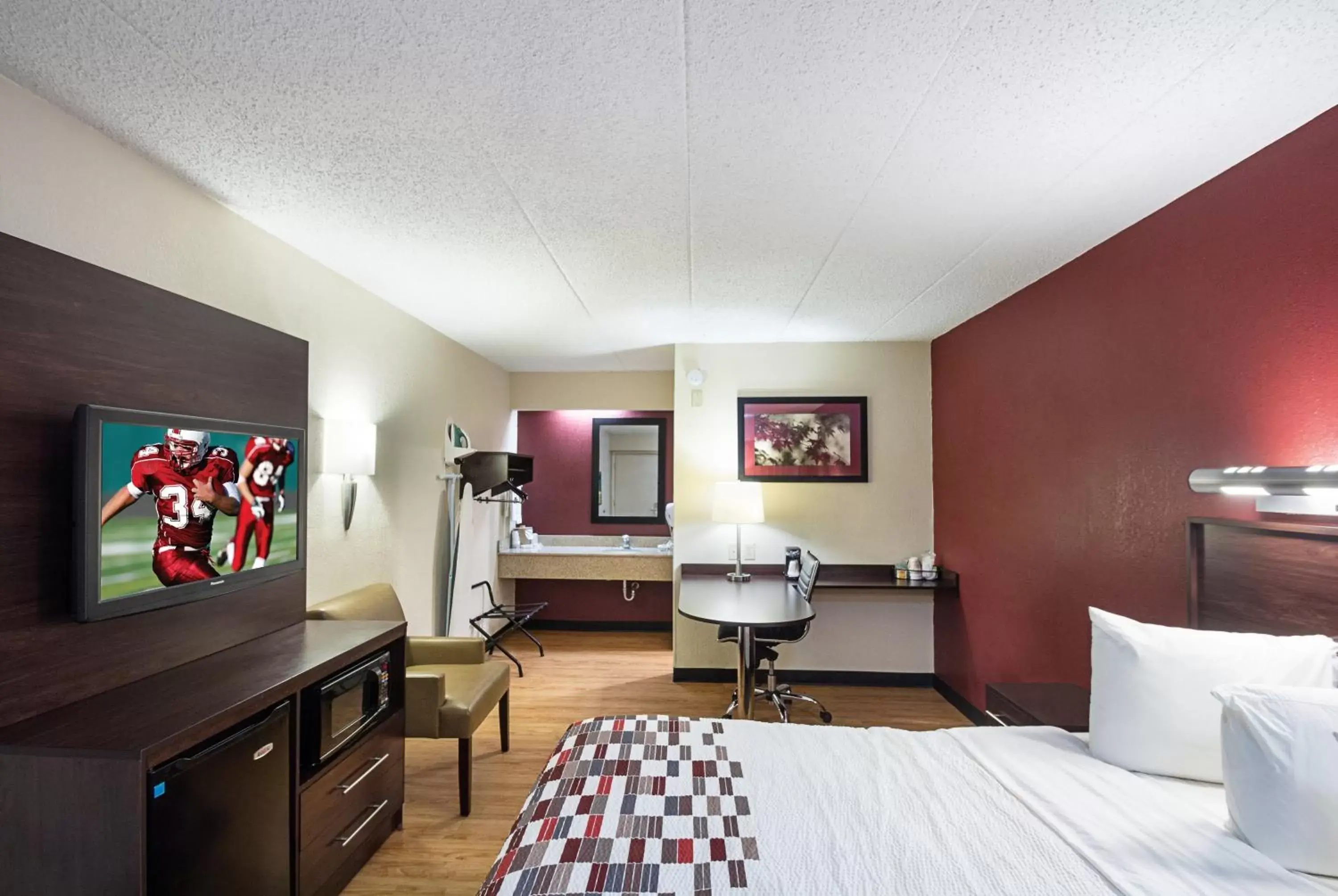 Bedroom, Room Photo in Red Roof Inn Madison, WI