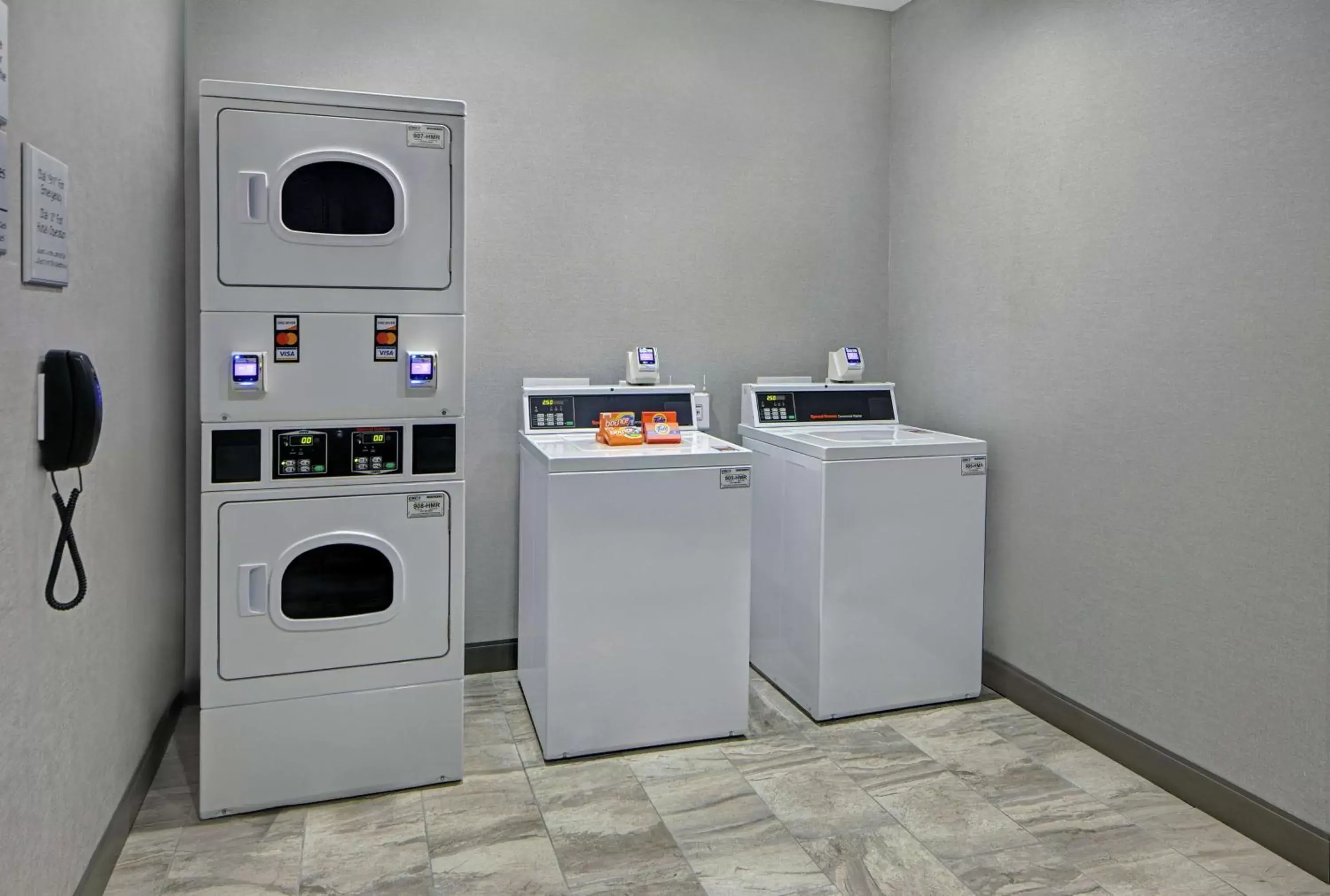 Property building in Hampton Inn Weslaco Property building in Hampton Inn Weslaco