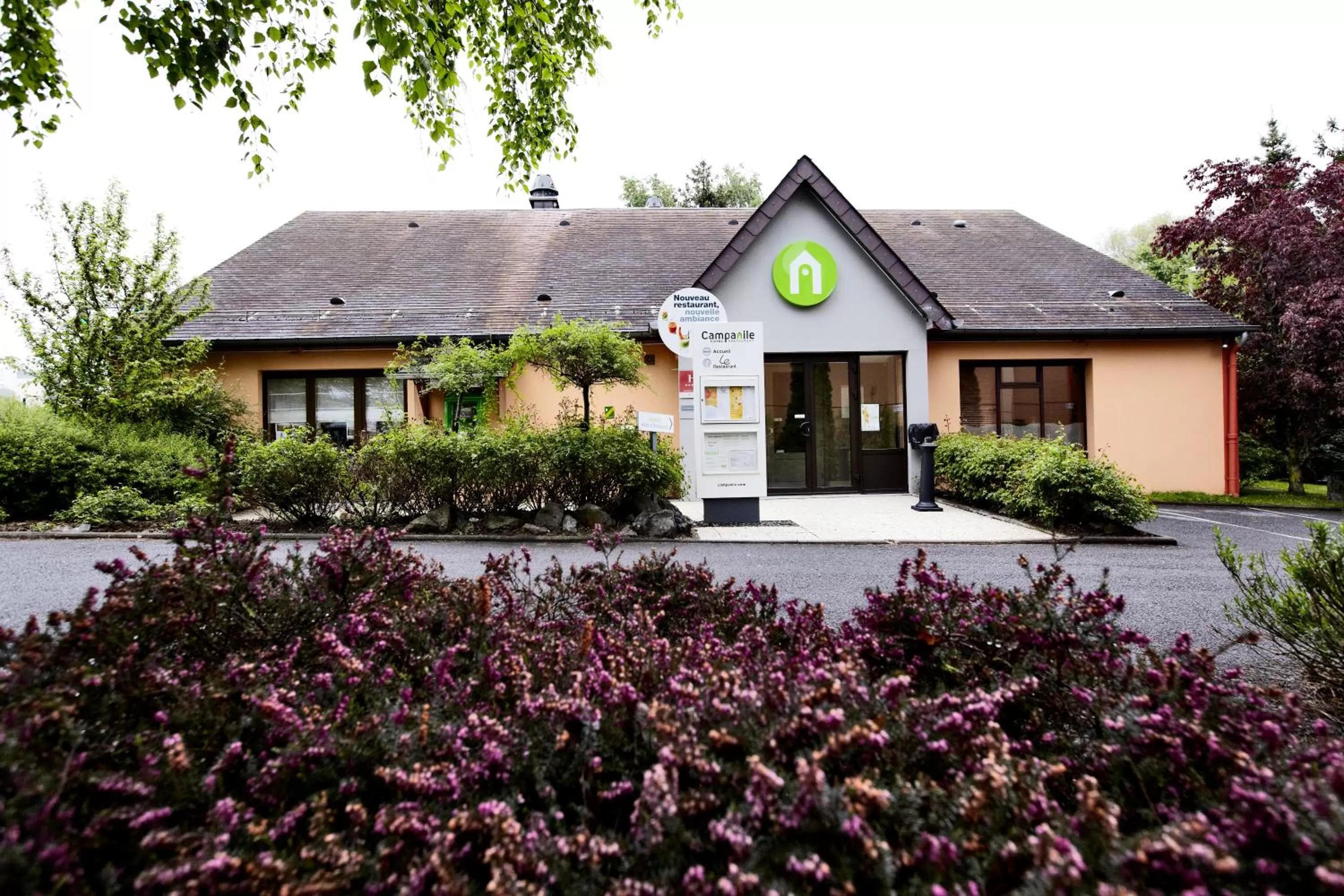 Facade/entrance in Campanile Charleville-Mezières