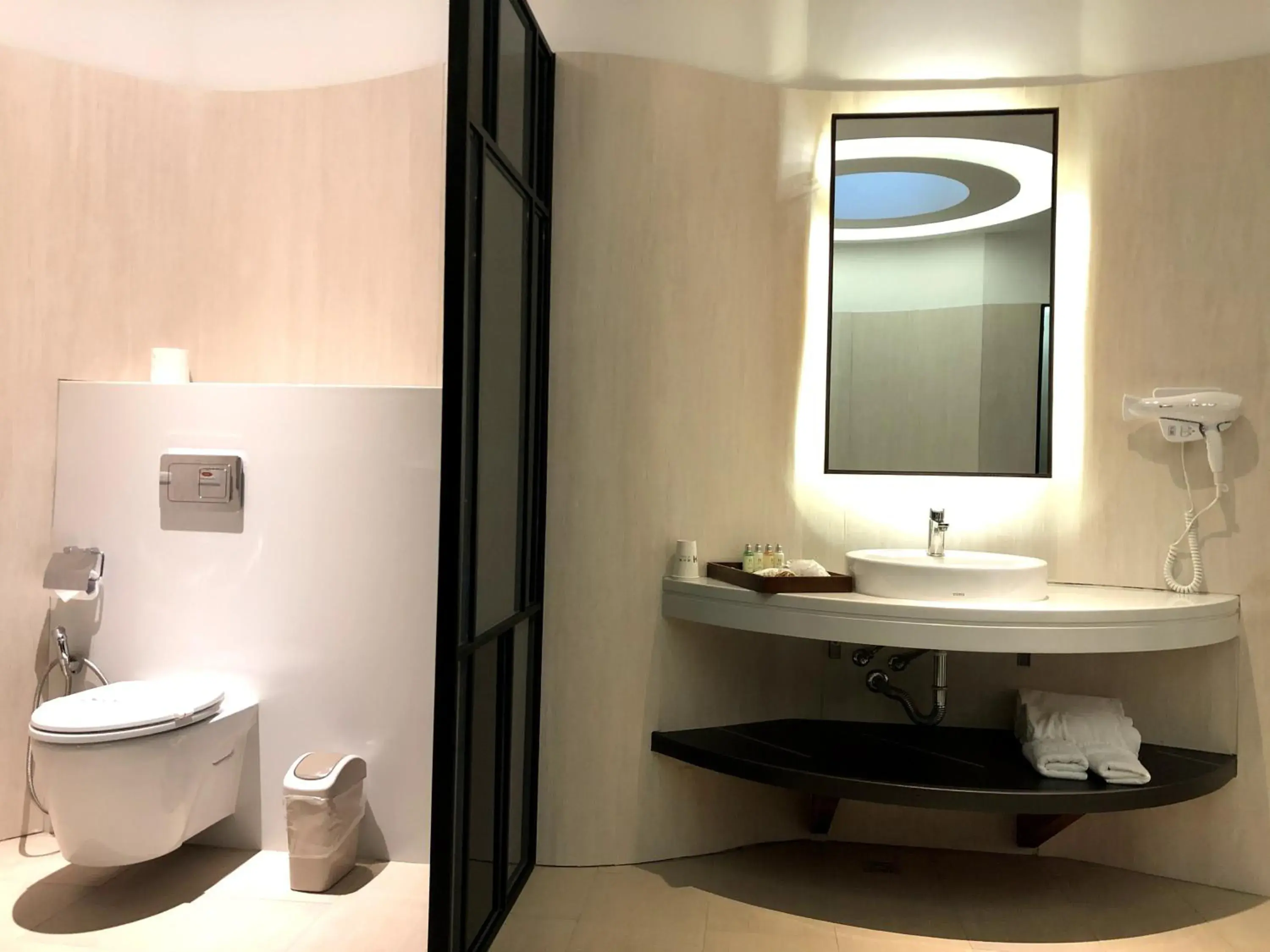 Toilet, Bathroom in H Villa Inn