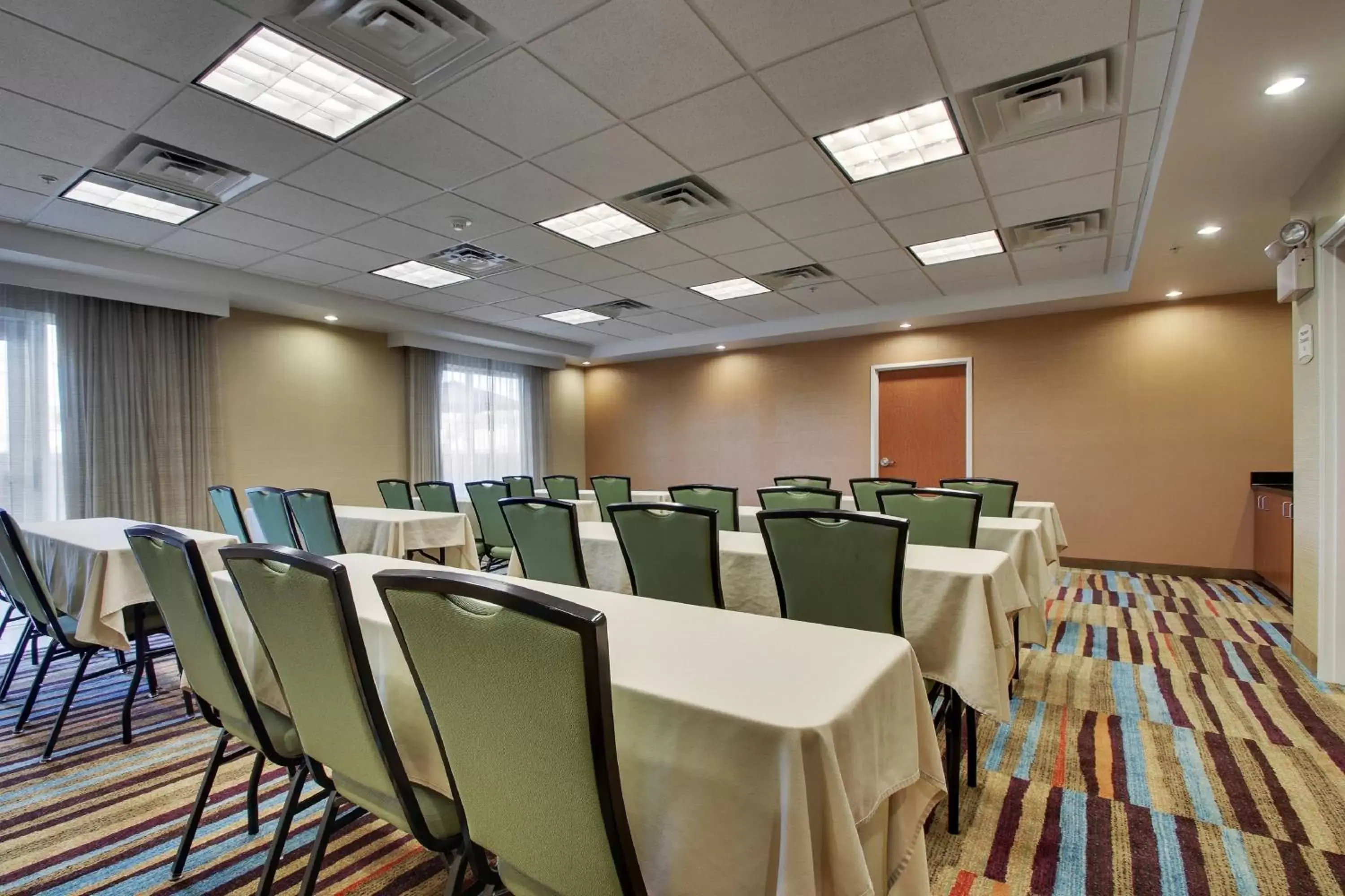 Meeting/conference room in Fairfield Inn & Suites by Marriott Ottawa Starved Rock Area