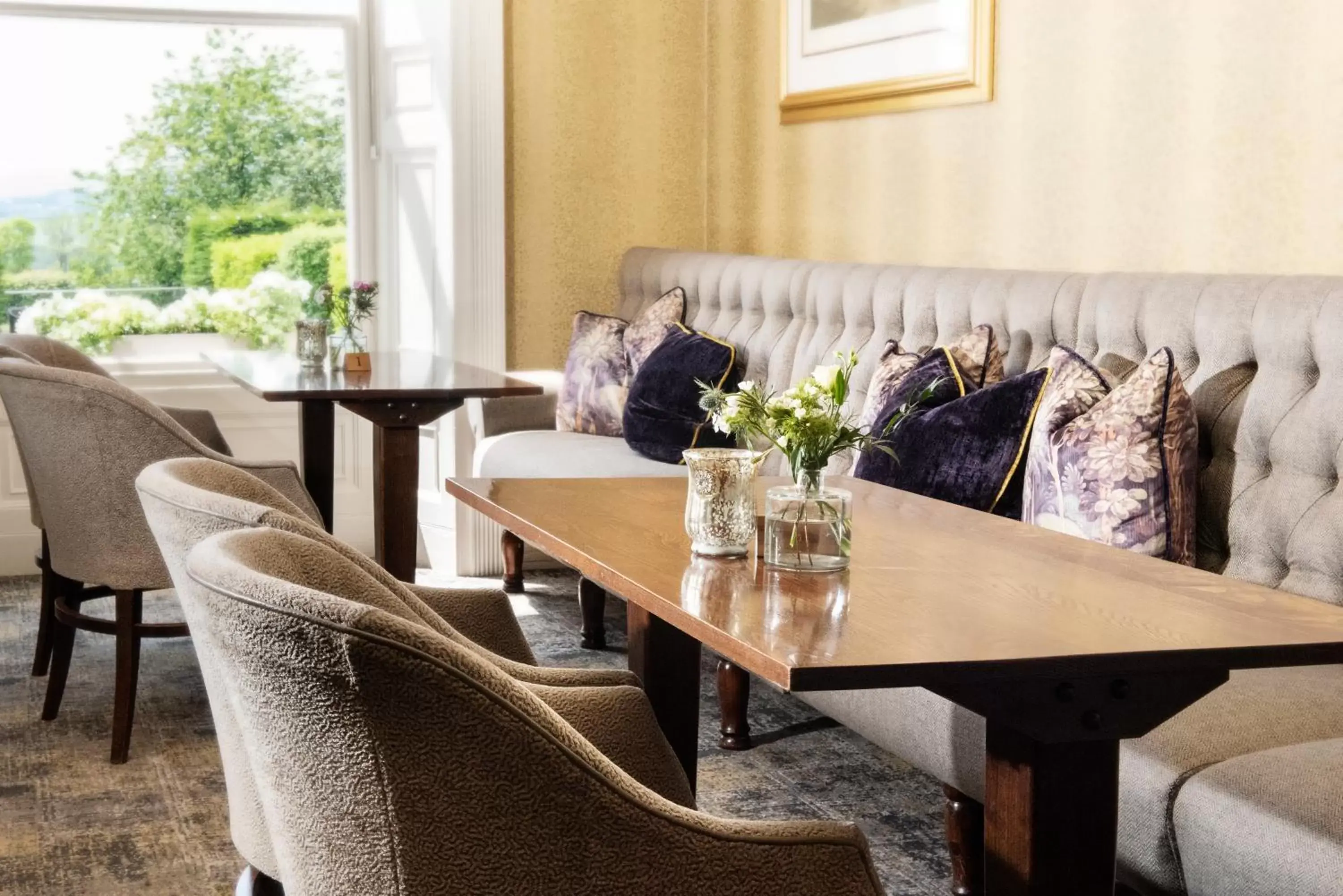 Lounge or bar, Dining Area in Roundthorn Country House & Luxury Apartments