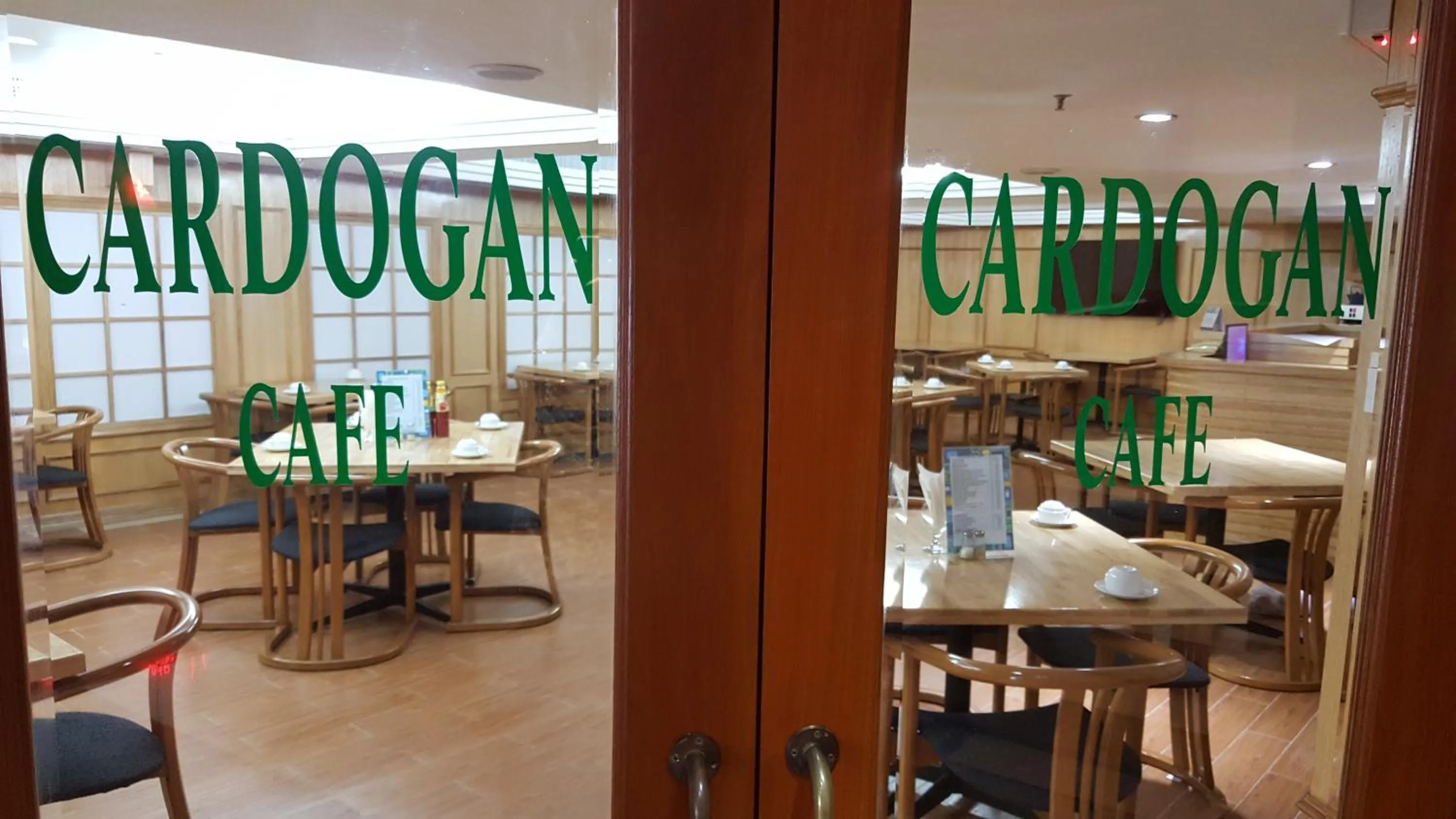 Restaurant/places to eat in Cardogan Hotel