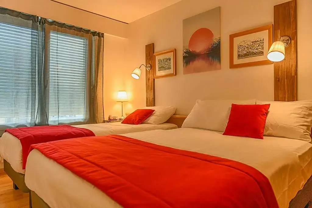 Bedroom, Bed in Hotel des Alpes Bulle center