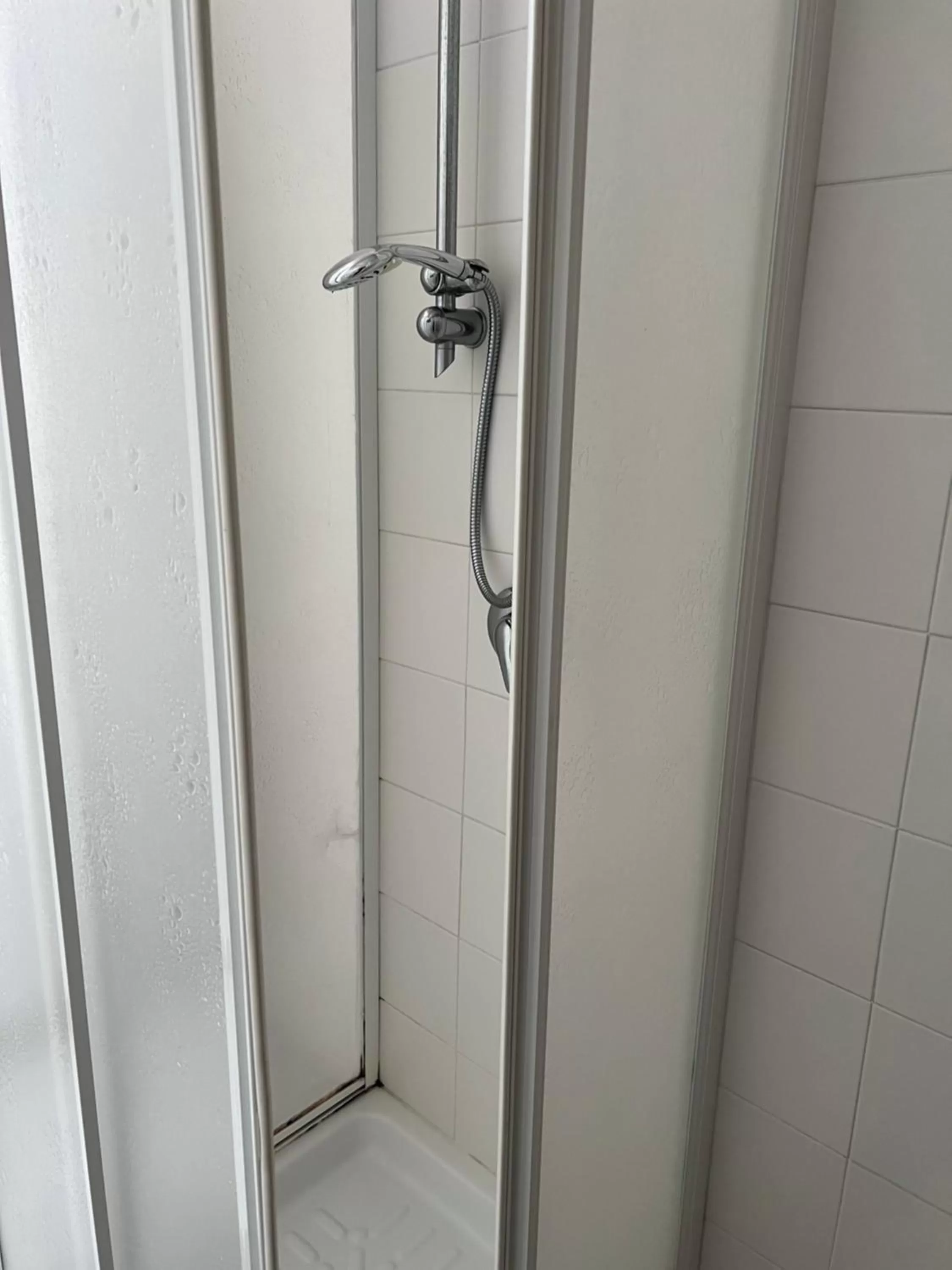 Shower in The Artists