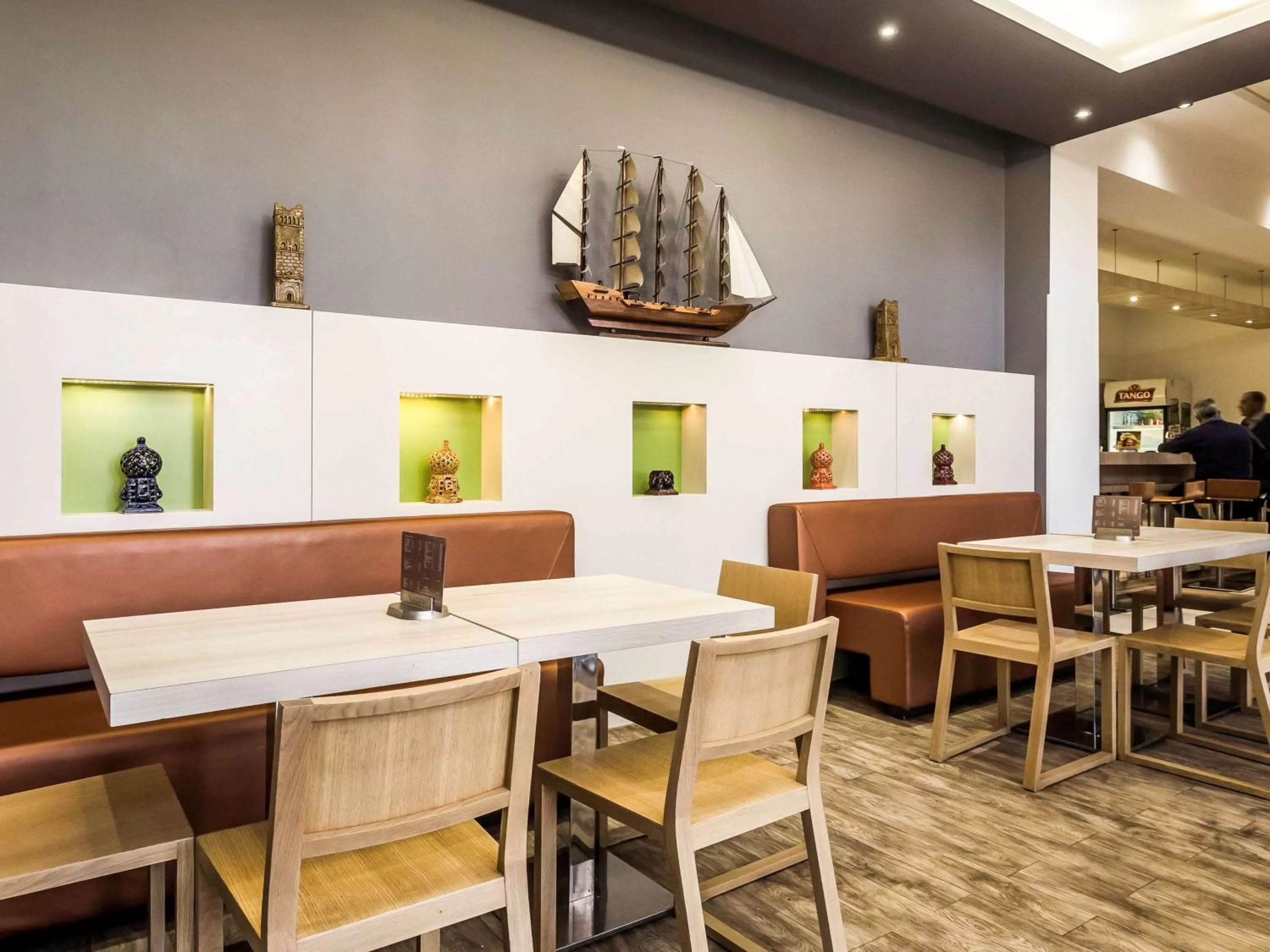 Restaurant/places to eat in ibis Tlemcen