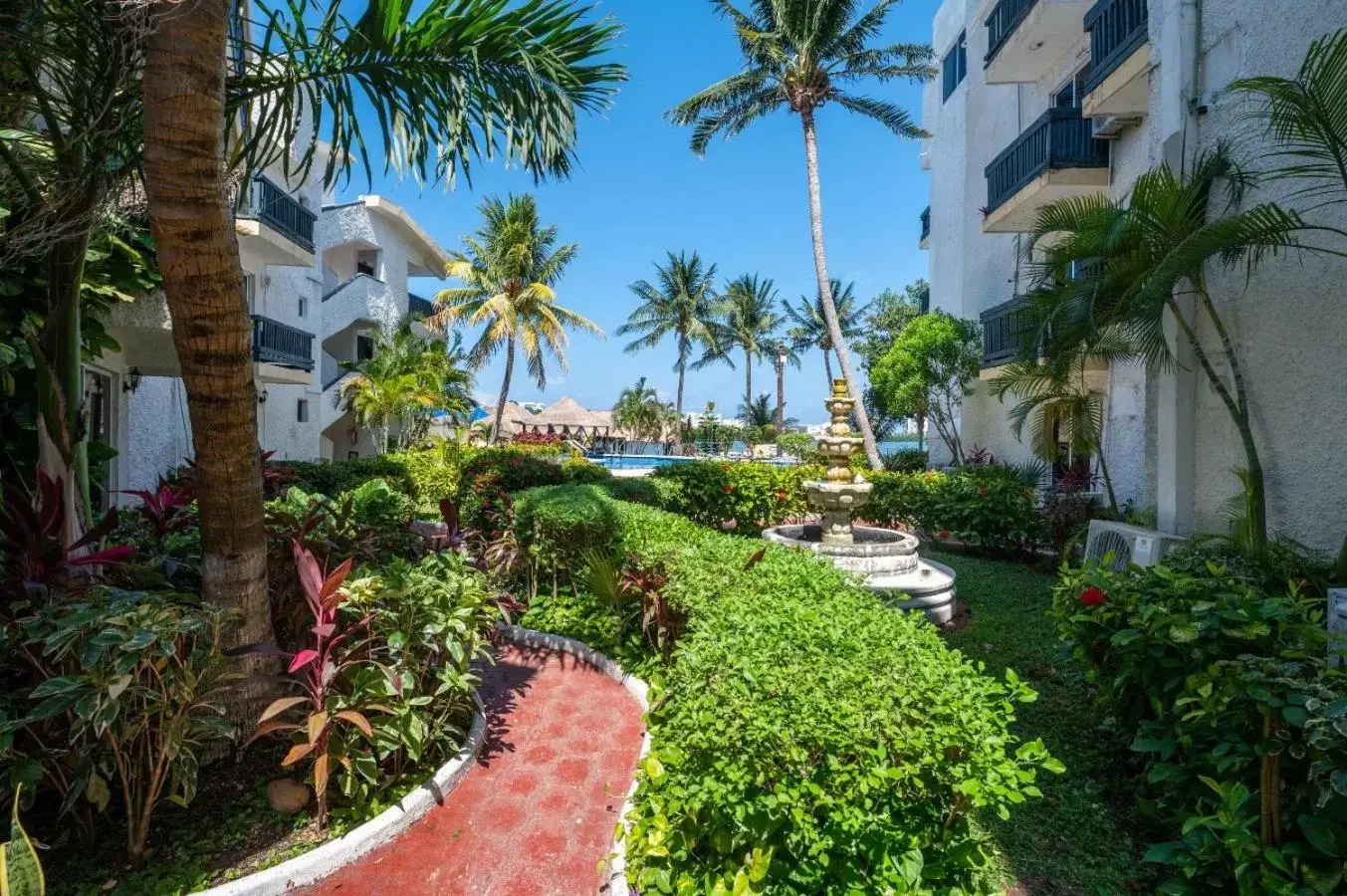 Garden in Hotel Imperial Laguna Faranda Cancún