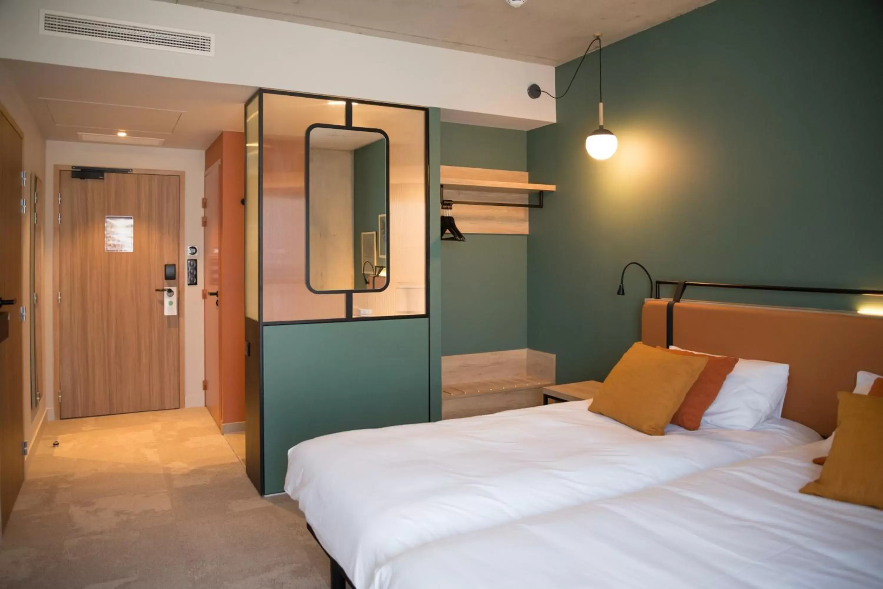 Bedroom, Bed in Campanile Saint Brieuc - Centre Gare