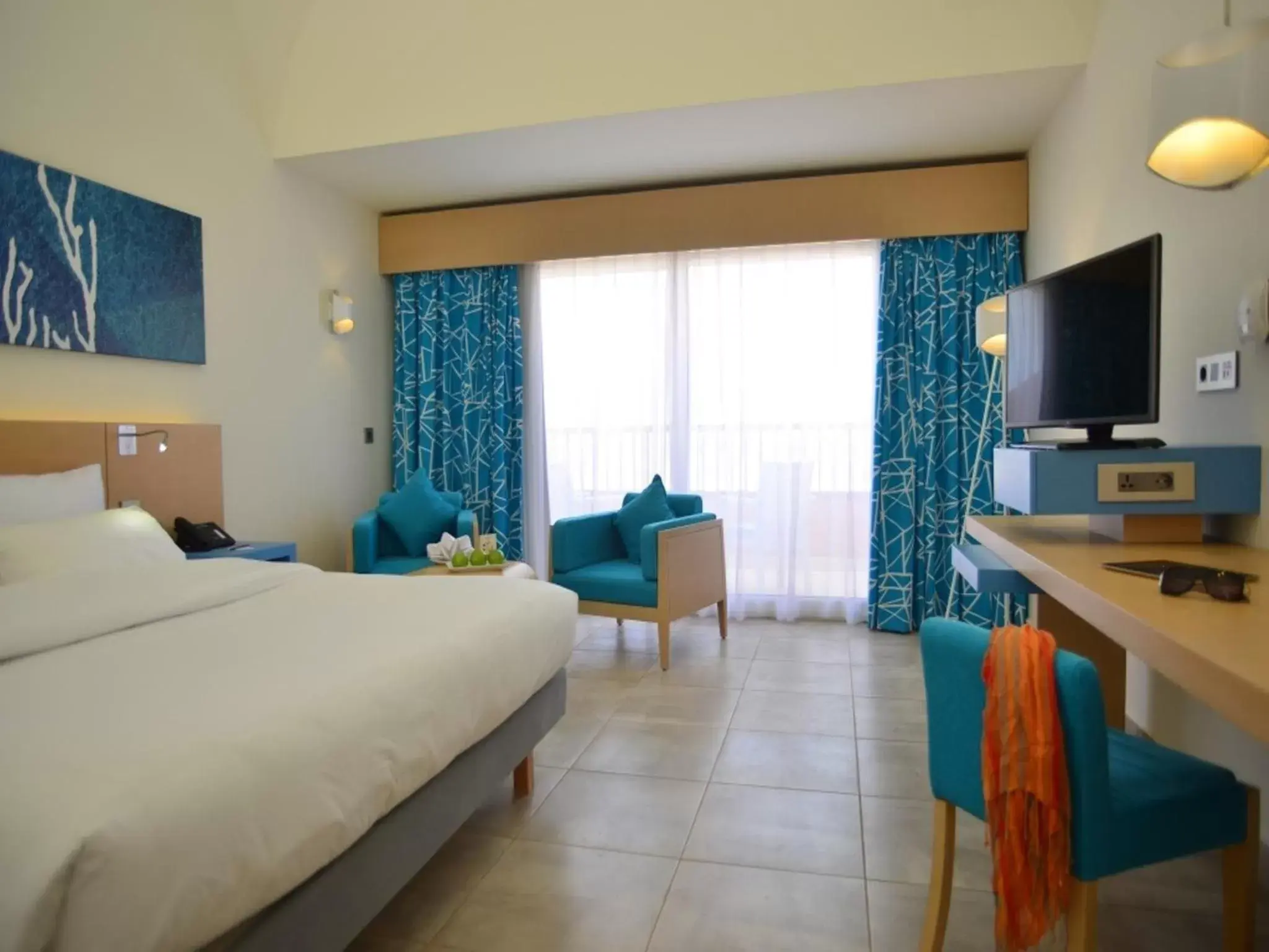 Bedroom, TV/Entertainment Center in Novotel Marsa Alam Beach Resort