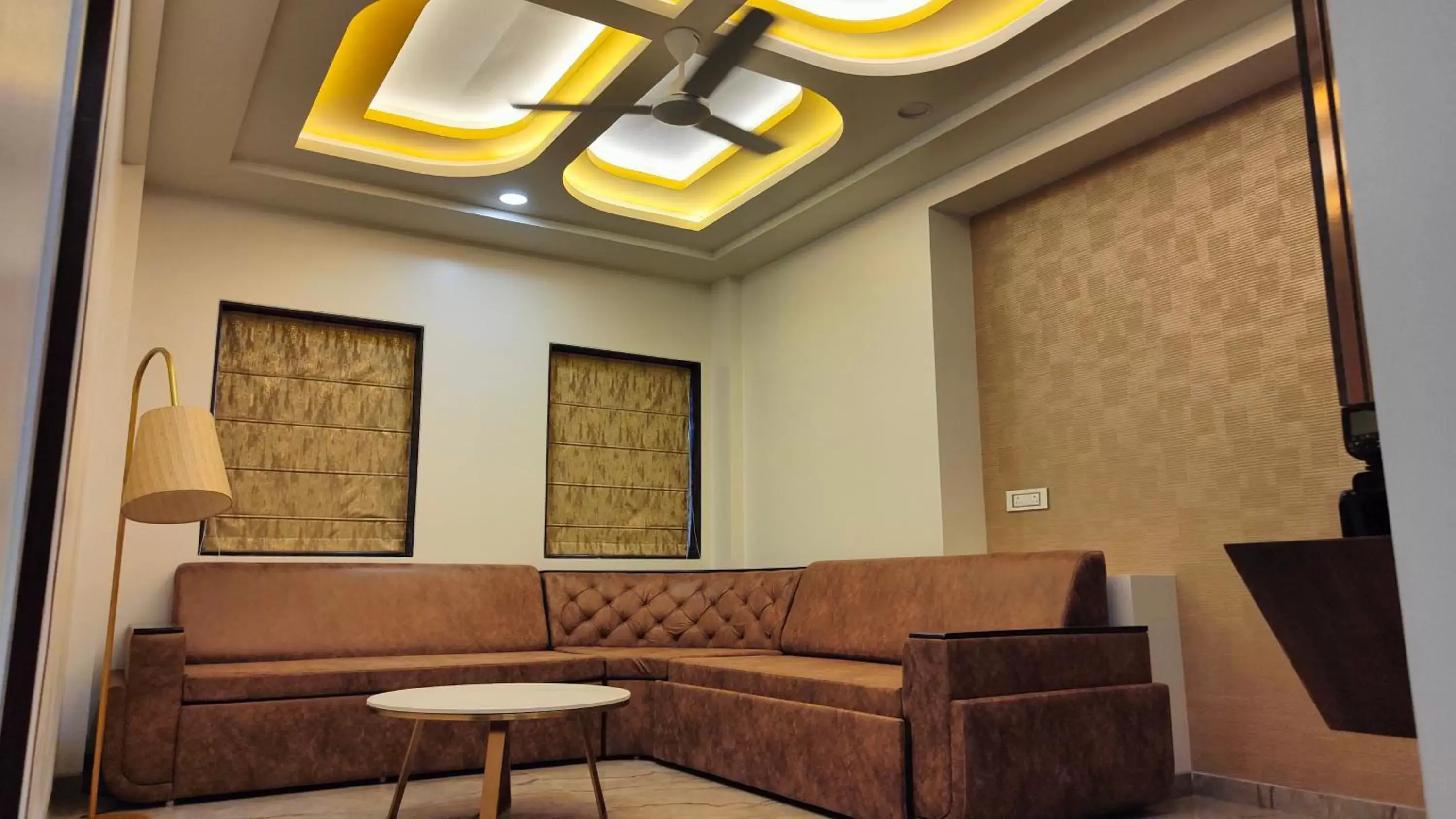 Living room in Four Petals Executive by LHMS Living room in Four Petals Executive by LHMS