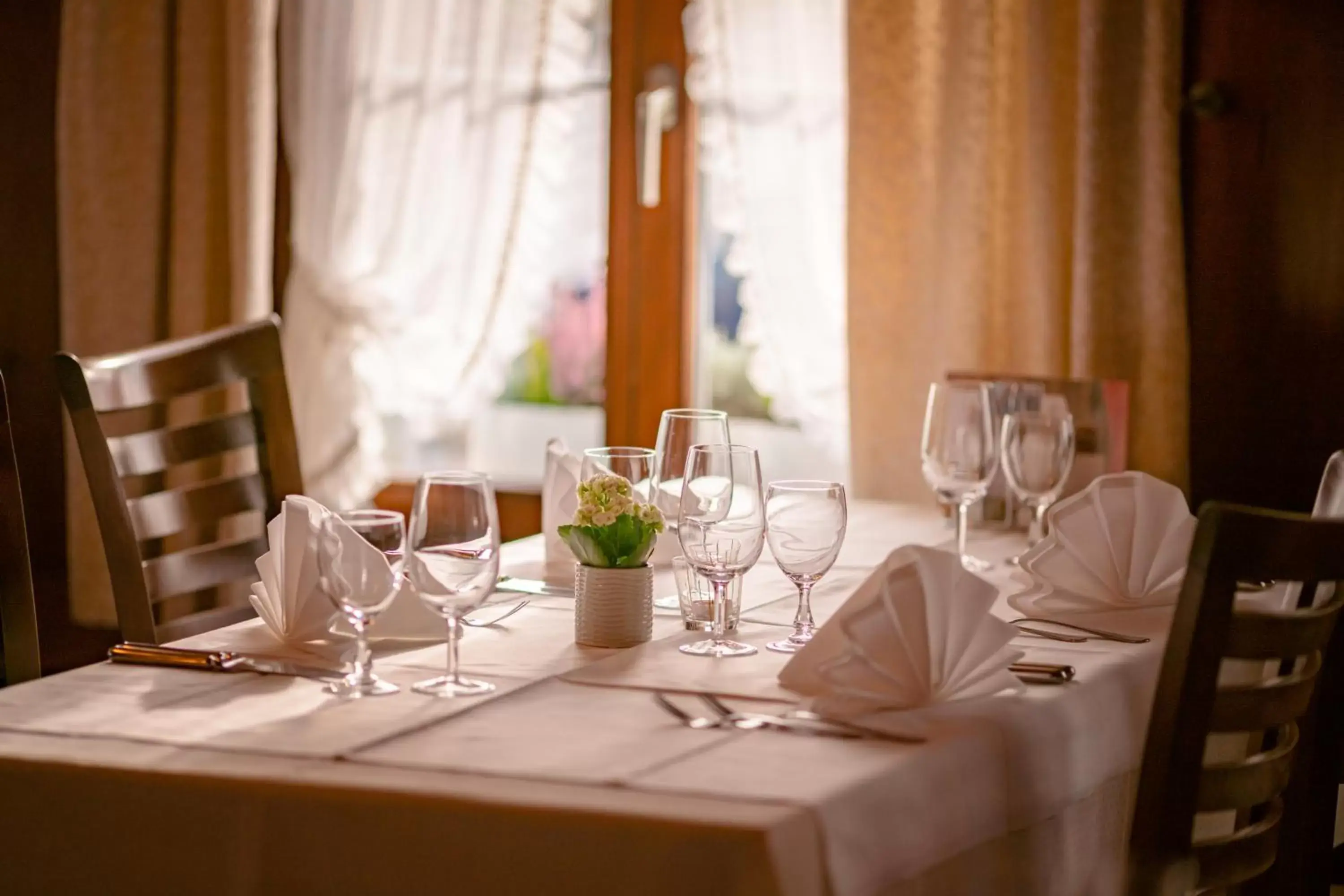 Restaurant/Places to Eat in Hotel Restaurant Bad Gutenburg