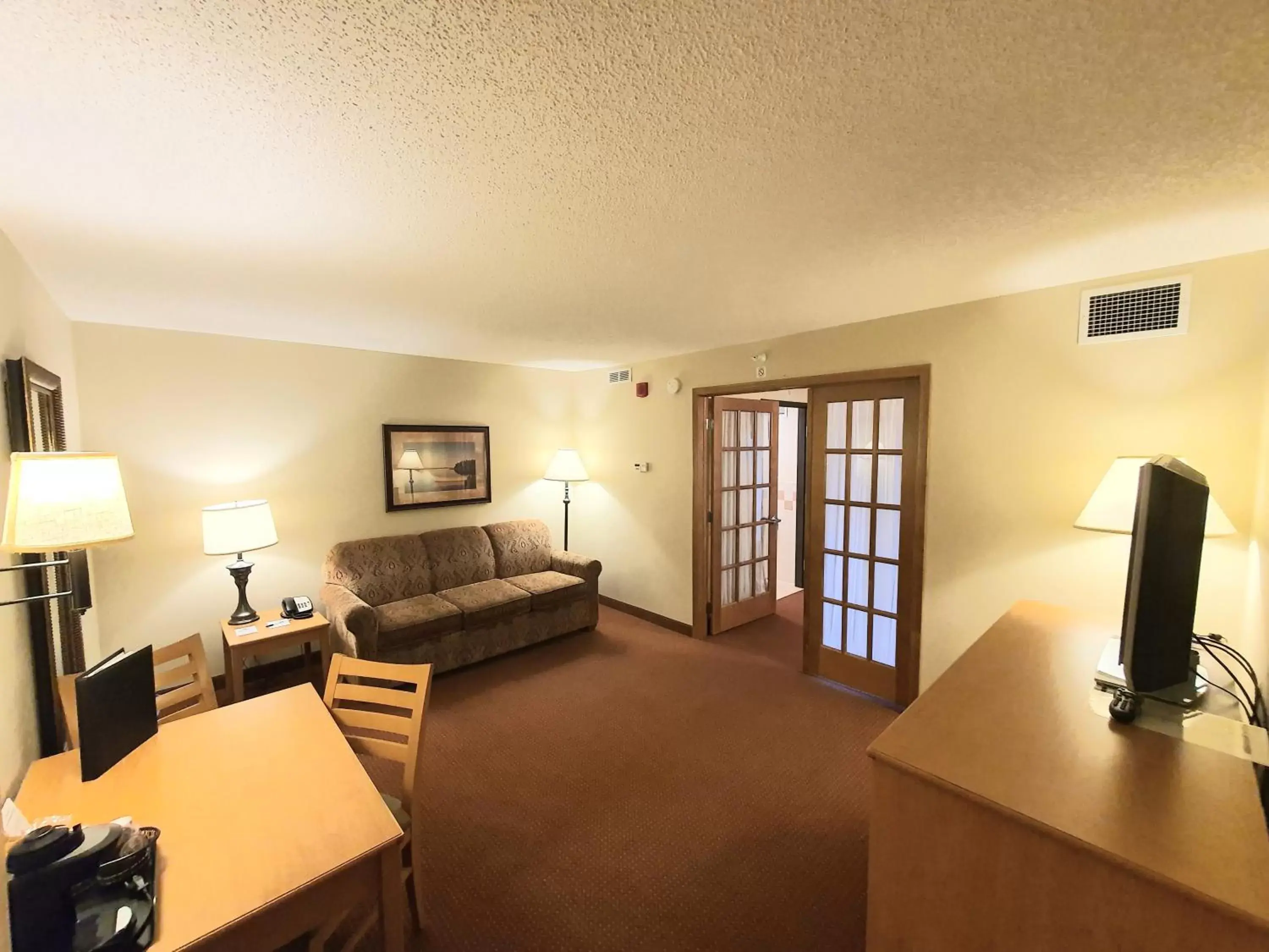 Seating Area in AmeriVu Inn and Suites - Waconia