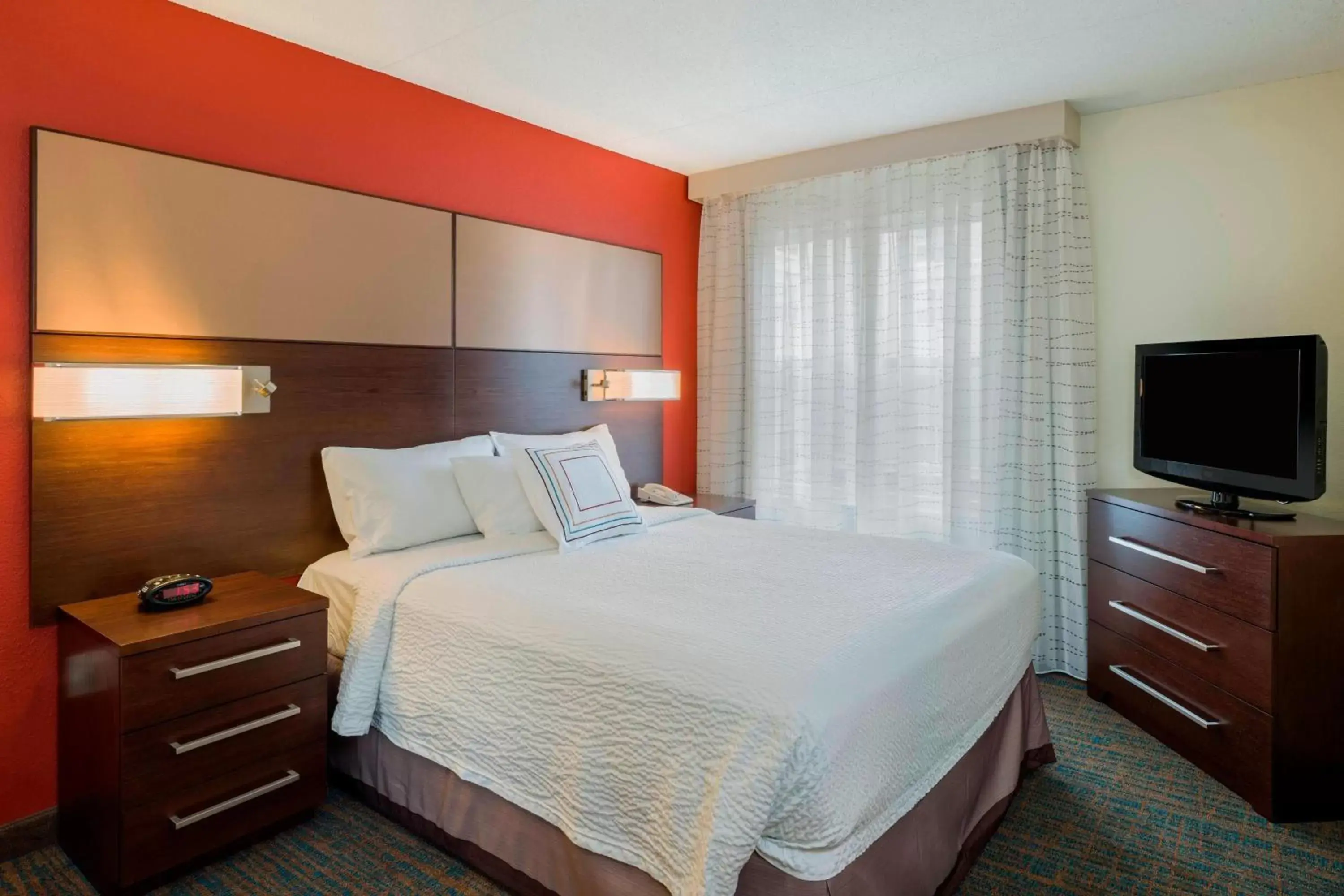 Bedroom, Bed in Residence Inn Boston Framingham