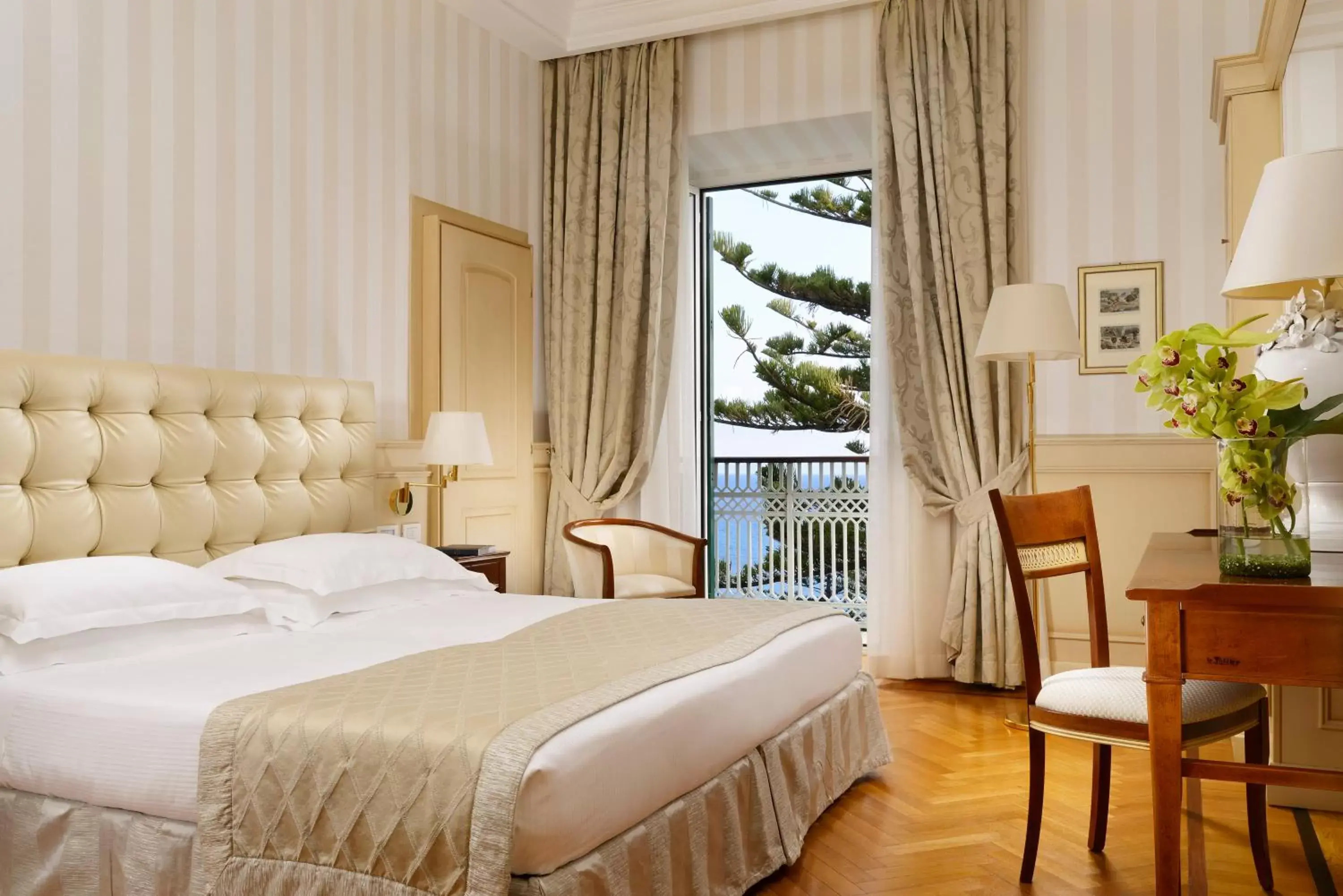 Bedroom, Bed in Royal Hotel Sanremo