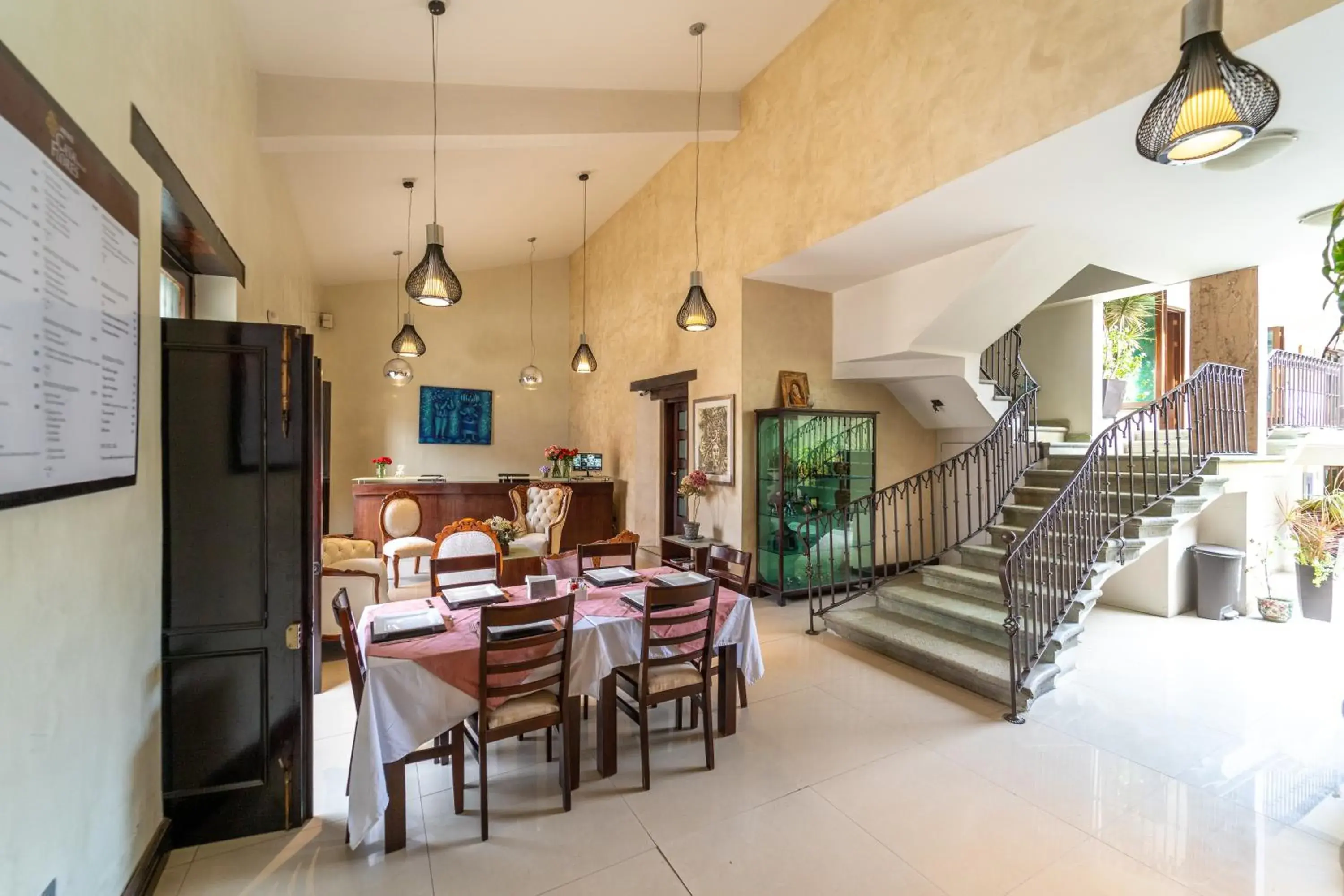Lobby or reception, Restaurant/Places to Eat in Casa de las Flores Hotel