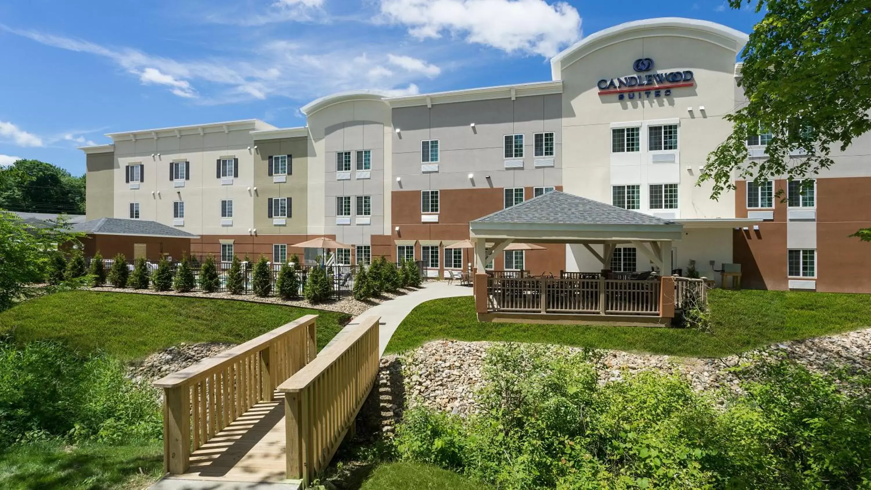 Property Building in Candlewood Suites Grove City - Outlet Center, an IHG Hotel