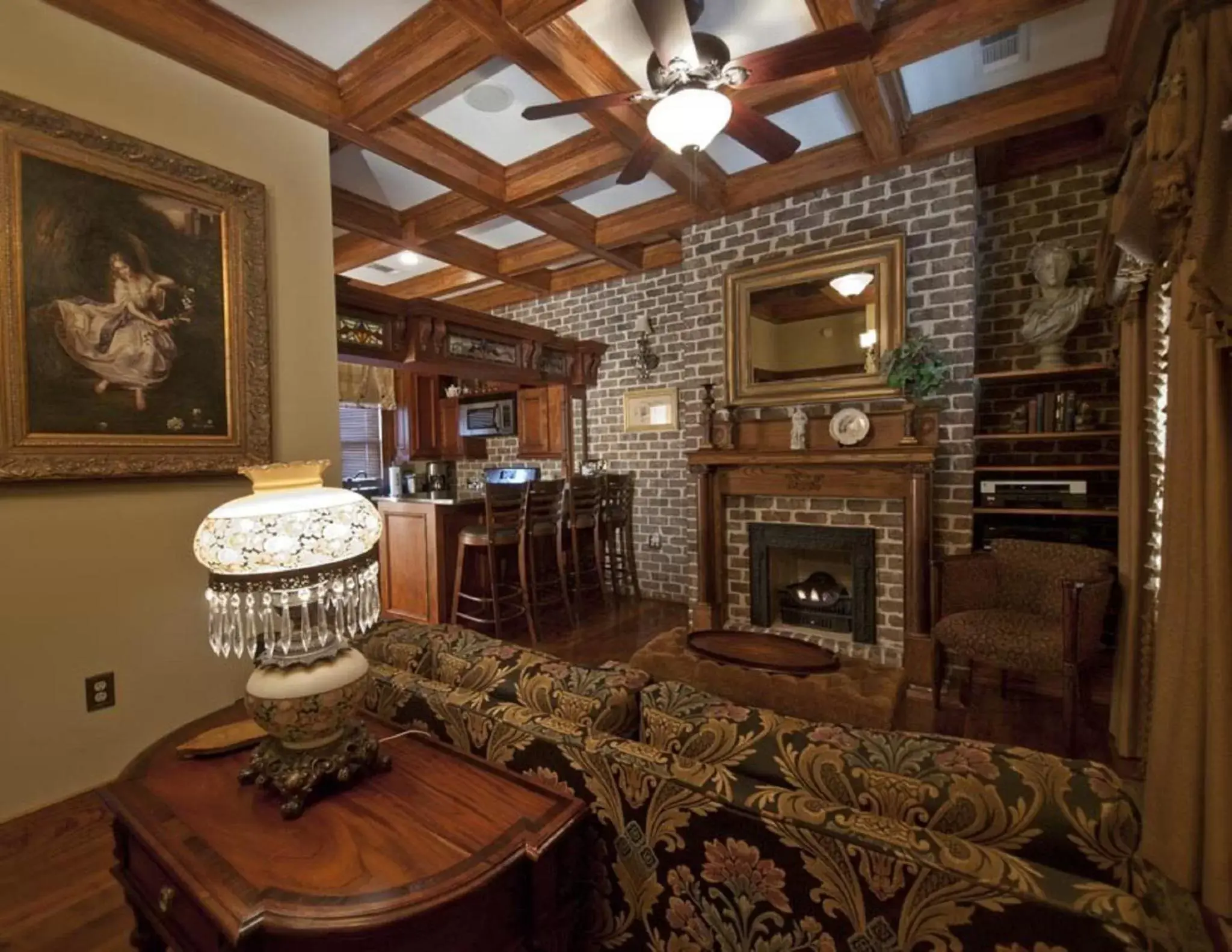 Living room in McMillan Inn