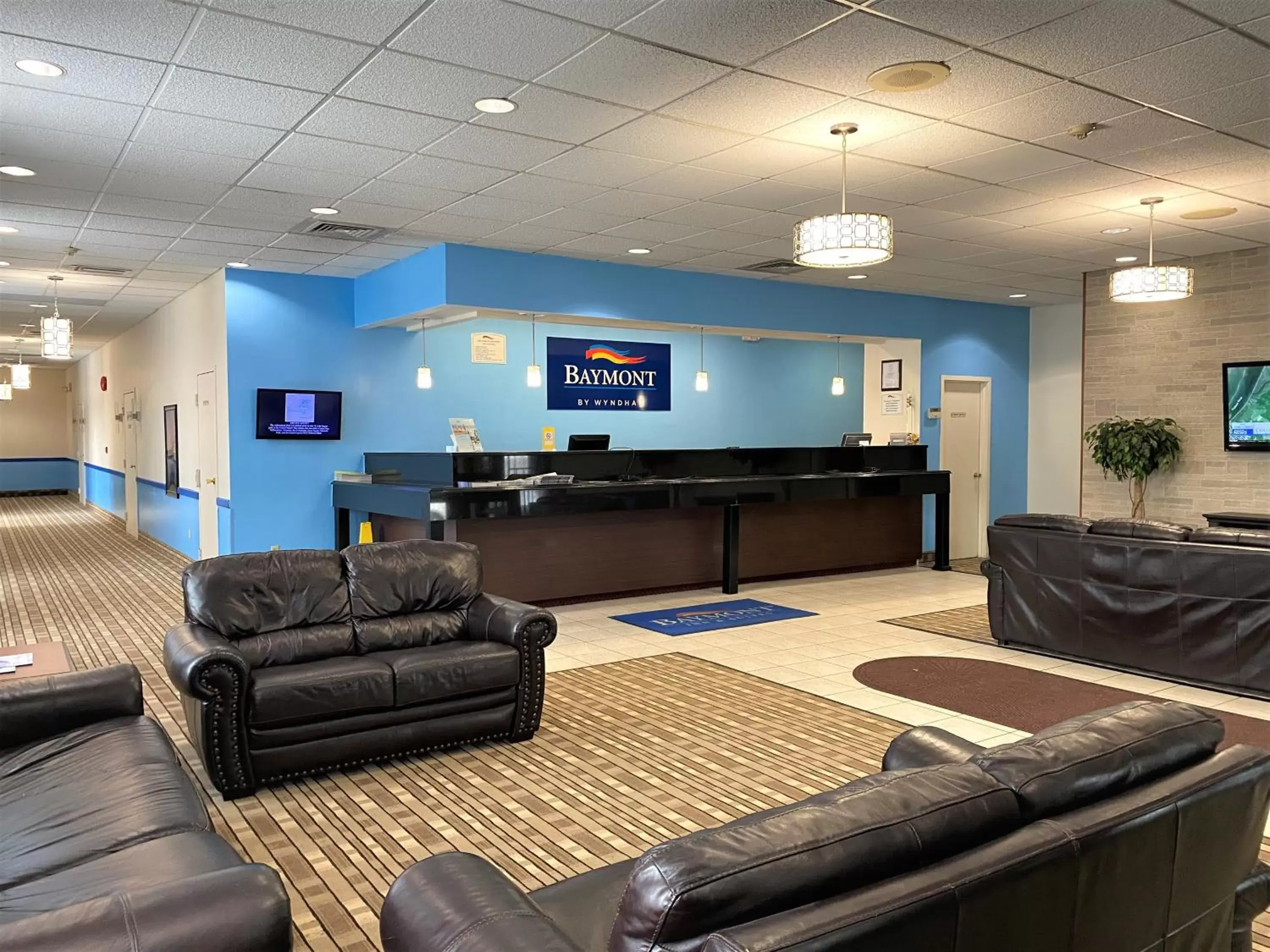 Lobby or reception in Baymont by Wyndham Queensbury/Lake George Lobby or reception in Baymont by Wyndham Queensbury/Lake George