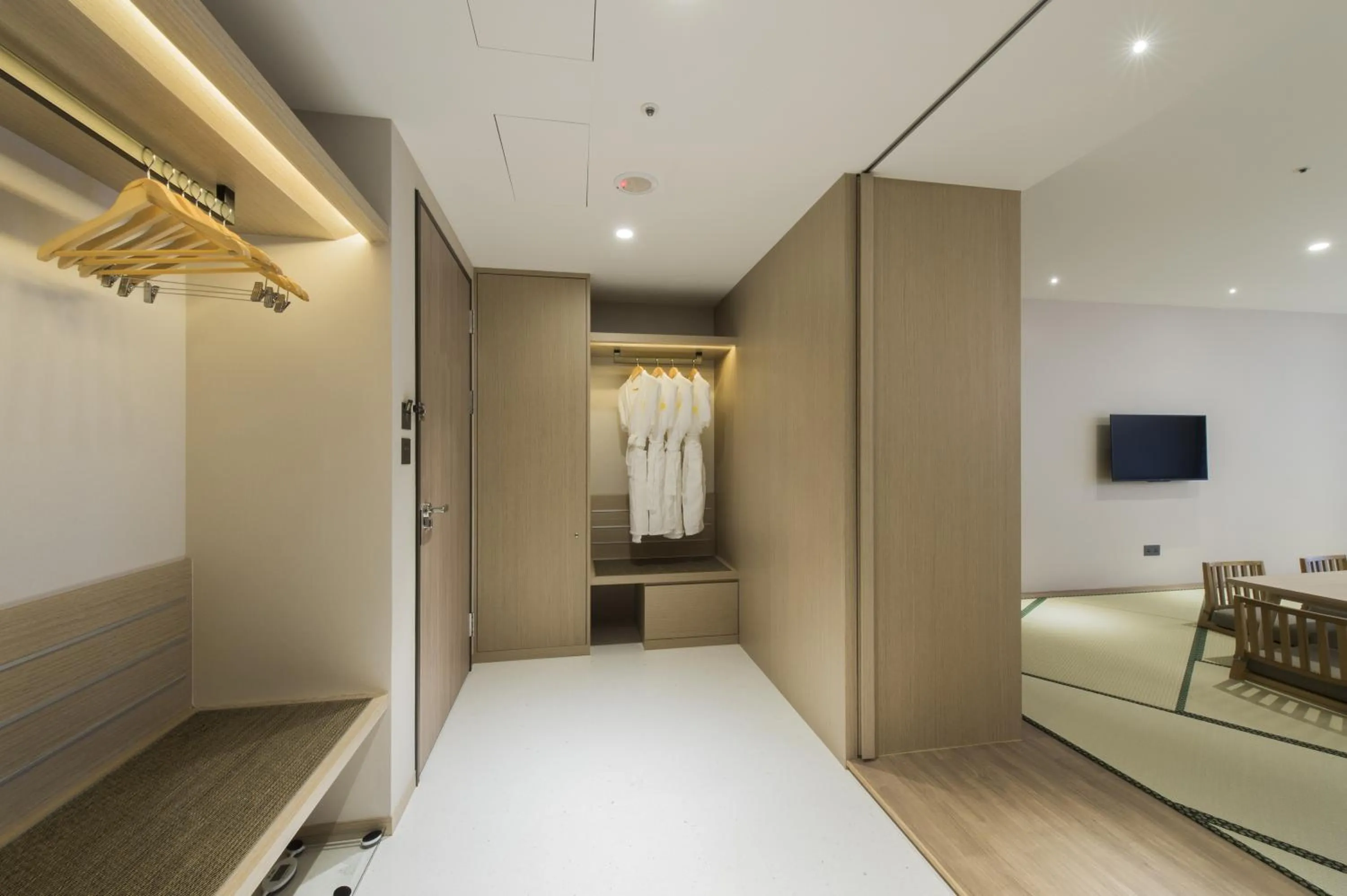 Facade/entrance, Bed in Golden Tulip FAB Hotel New Taipei