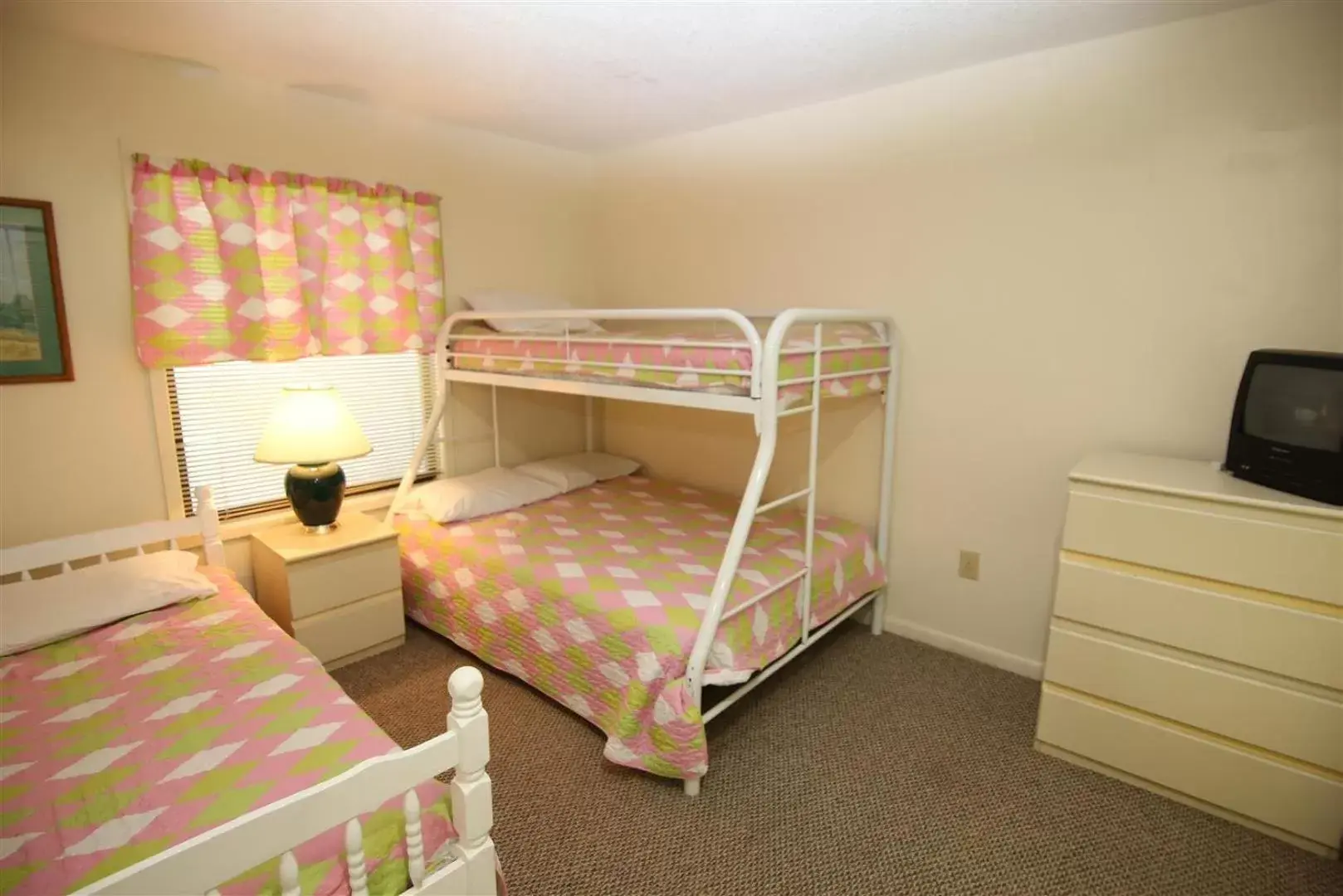 Bedroom, Bunk Bed in Beach Vacation Condos