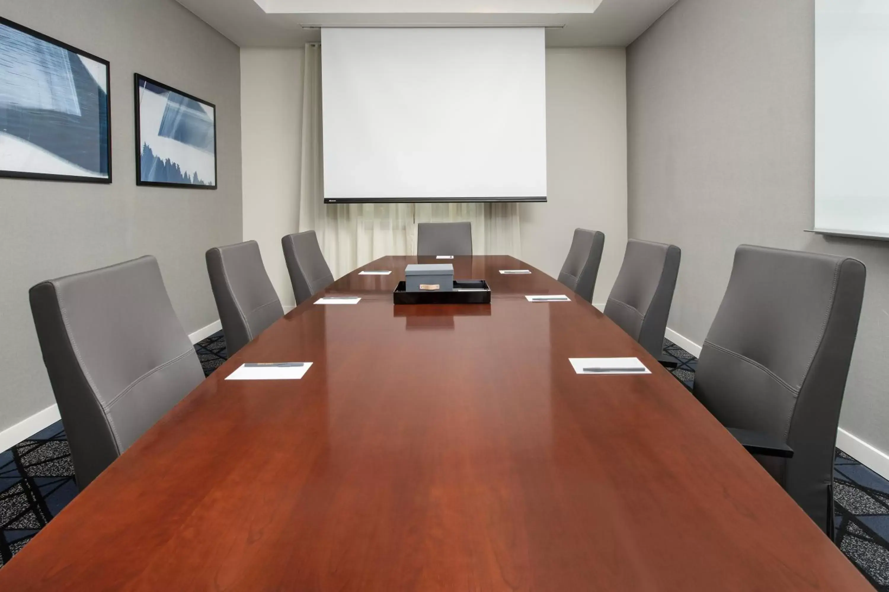 Meeting/conference room in Courtyard by Marriott Seattle Kirkland