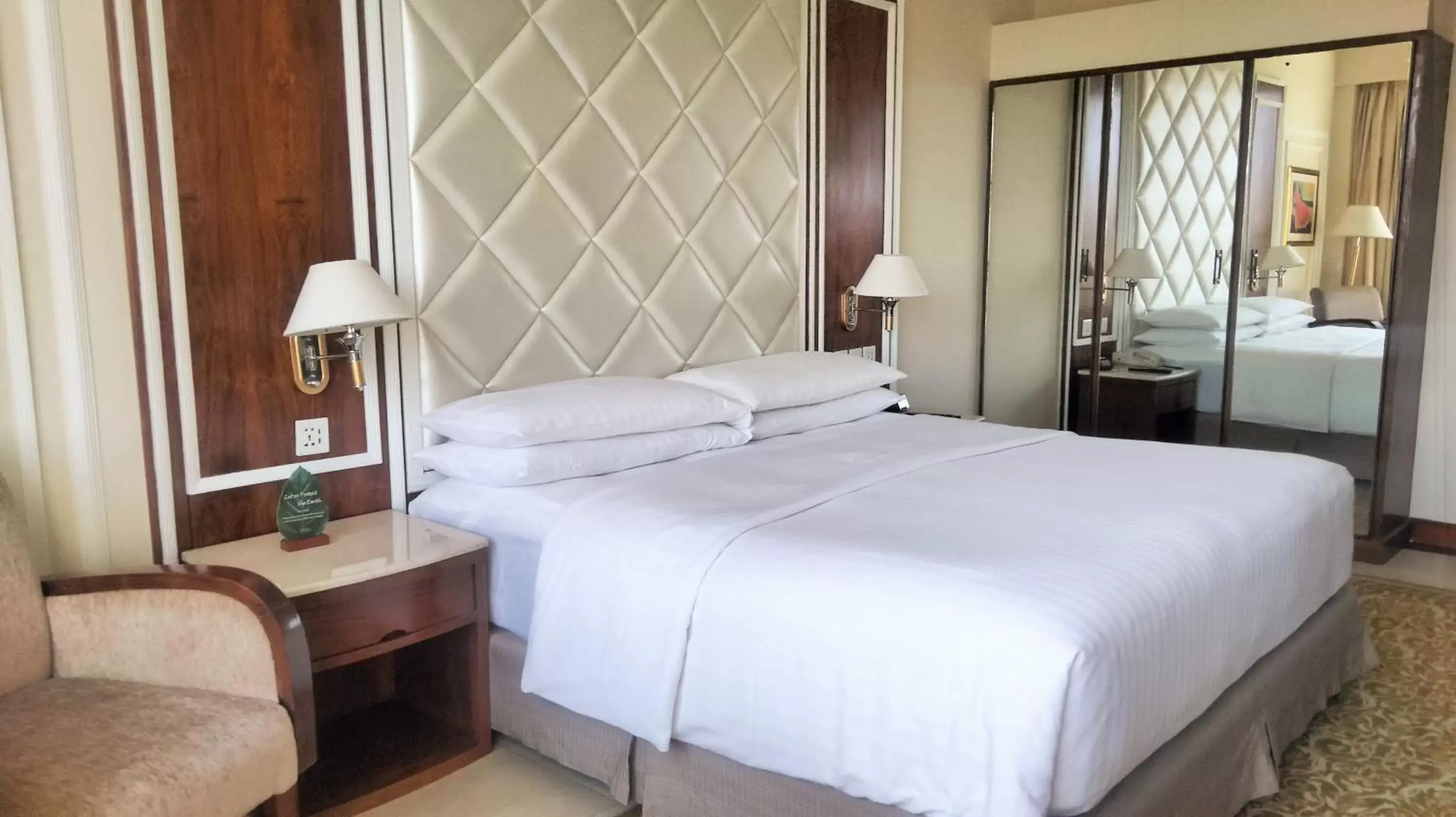 Bed in Islamabad Marriott Hotel