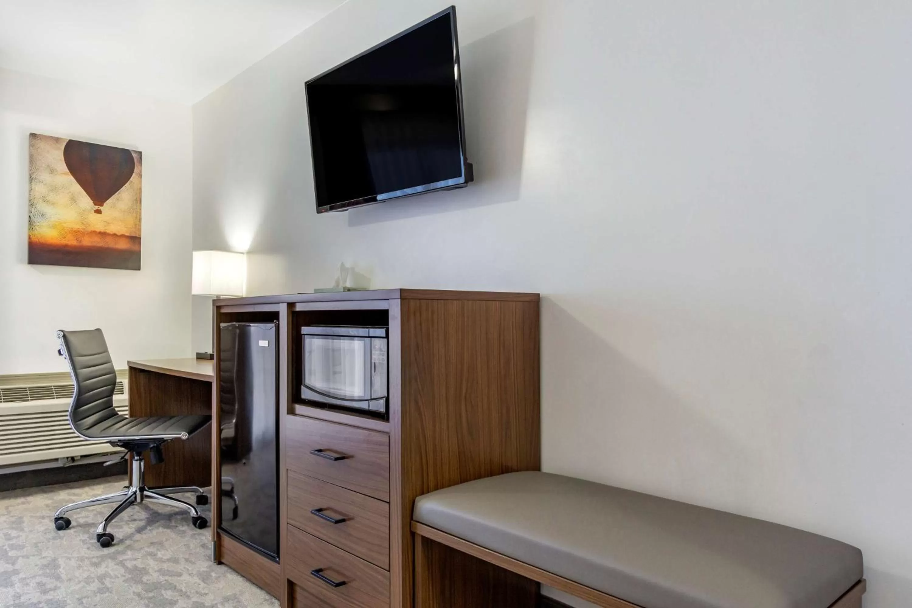 Photo of the whole room in Best Western PLUS Lake Front Hotel