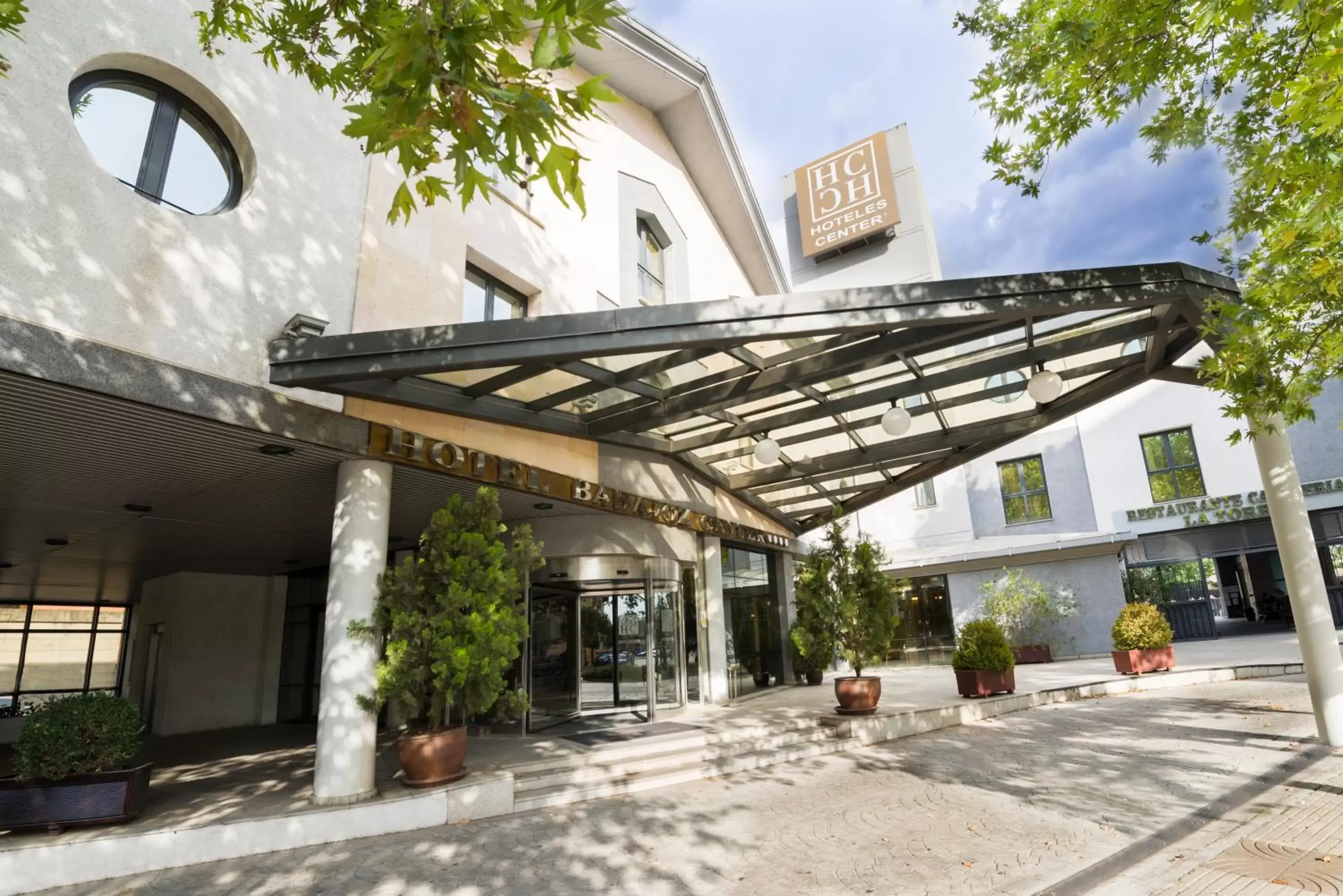 Facade/entrance, Property Building in Hotel Badajoz Center