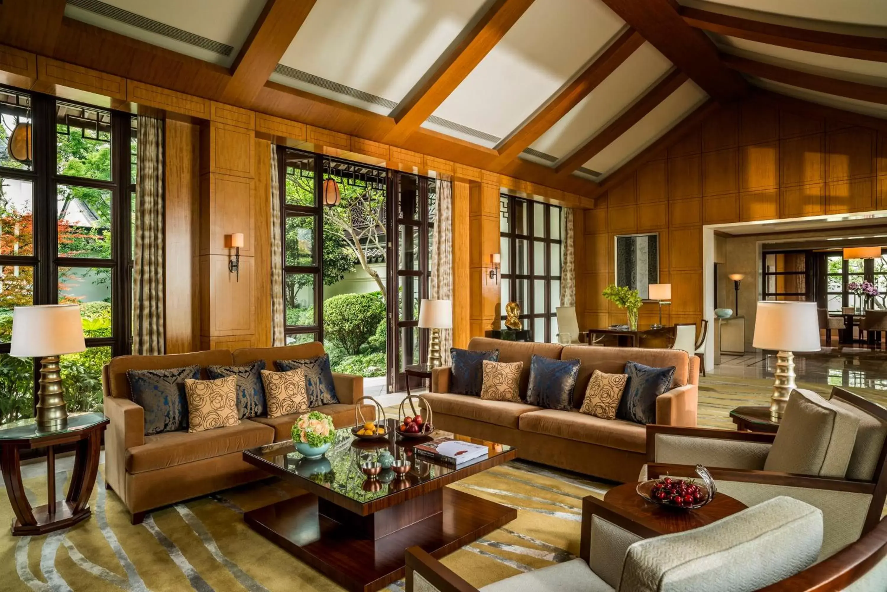 Living room, Seating Area in Four Seasons Hotel Hangzhou at West Lake