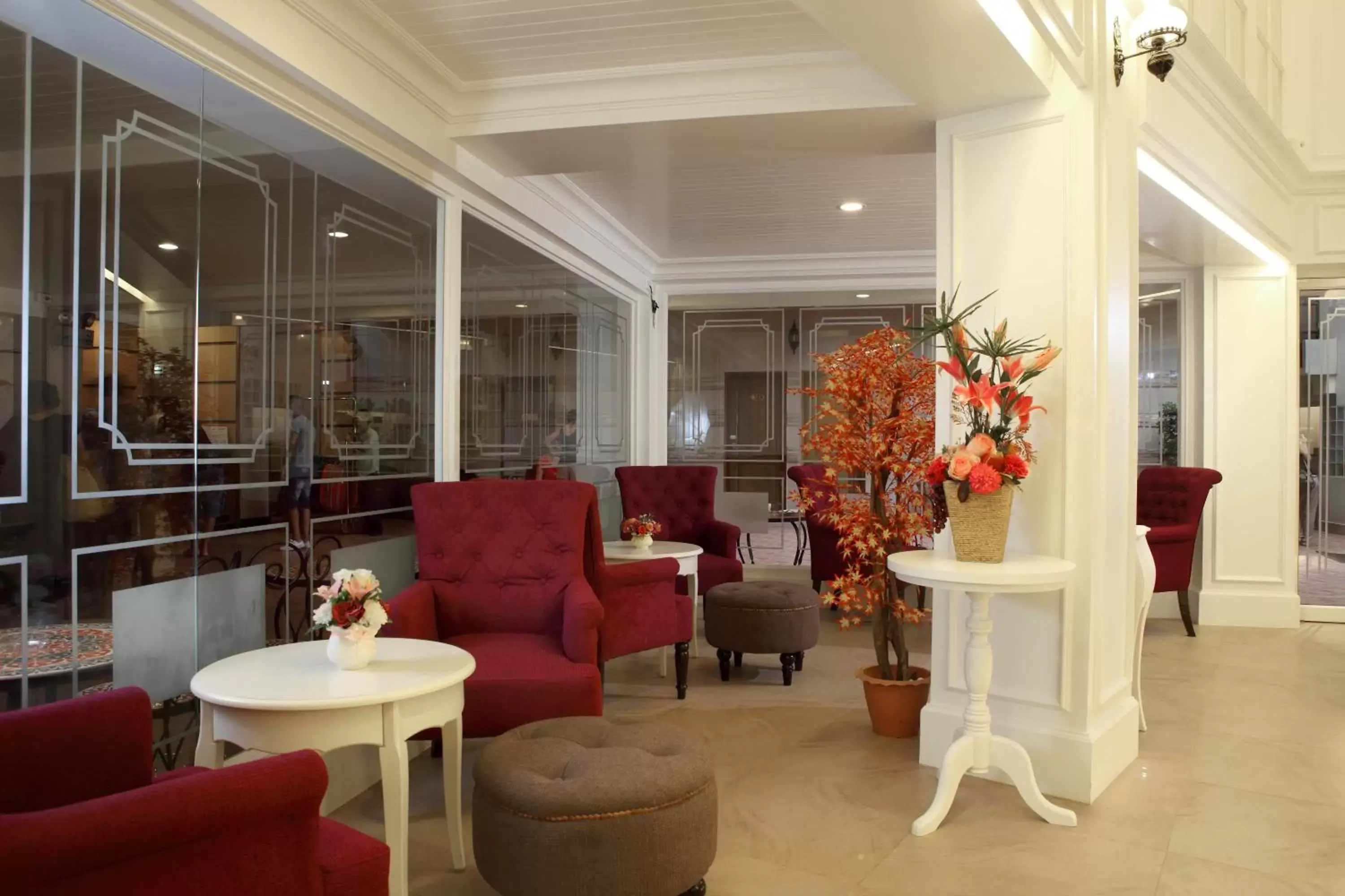 Lounge or bar in Khaosan Palace Hotel - SHA Extra Plus