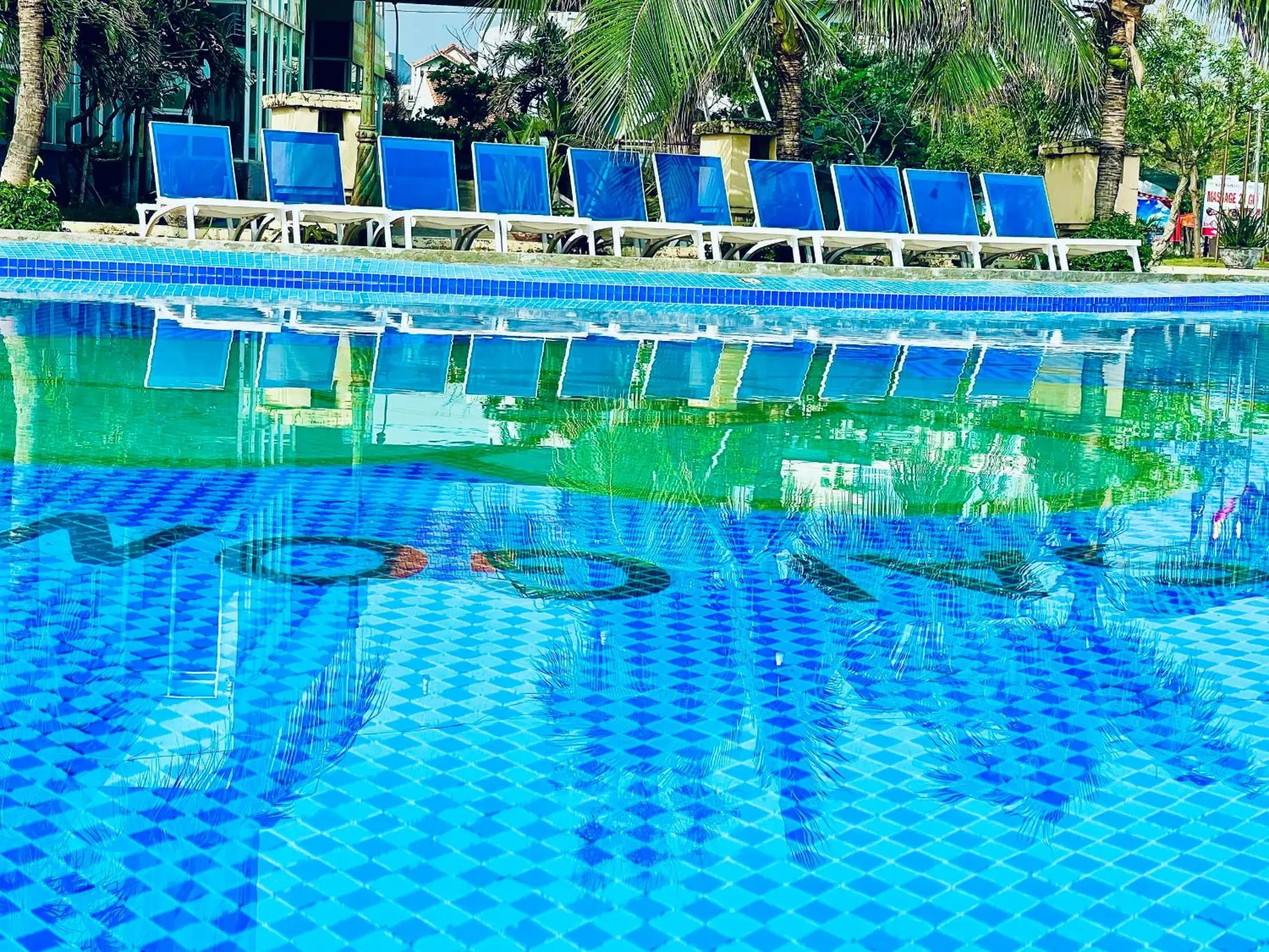 Swimming Pool in Saigon Phu Yen Hotel