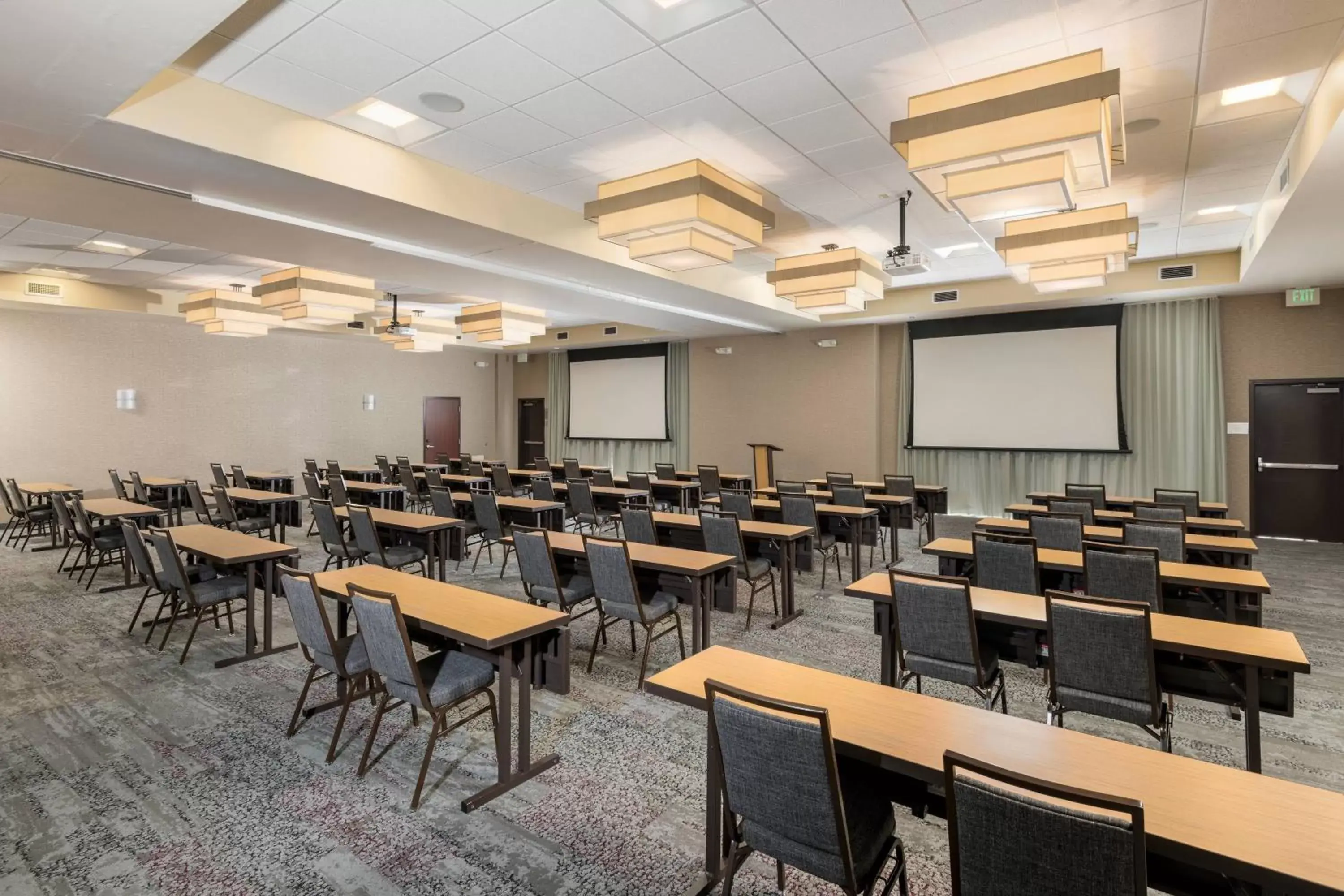 Meeting/conference room in Courtyard by Marriott San Diego Oceanside