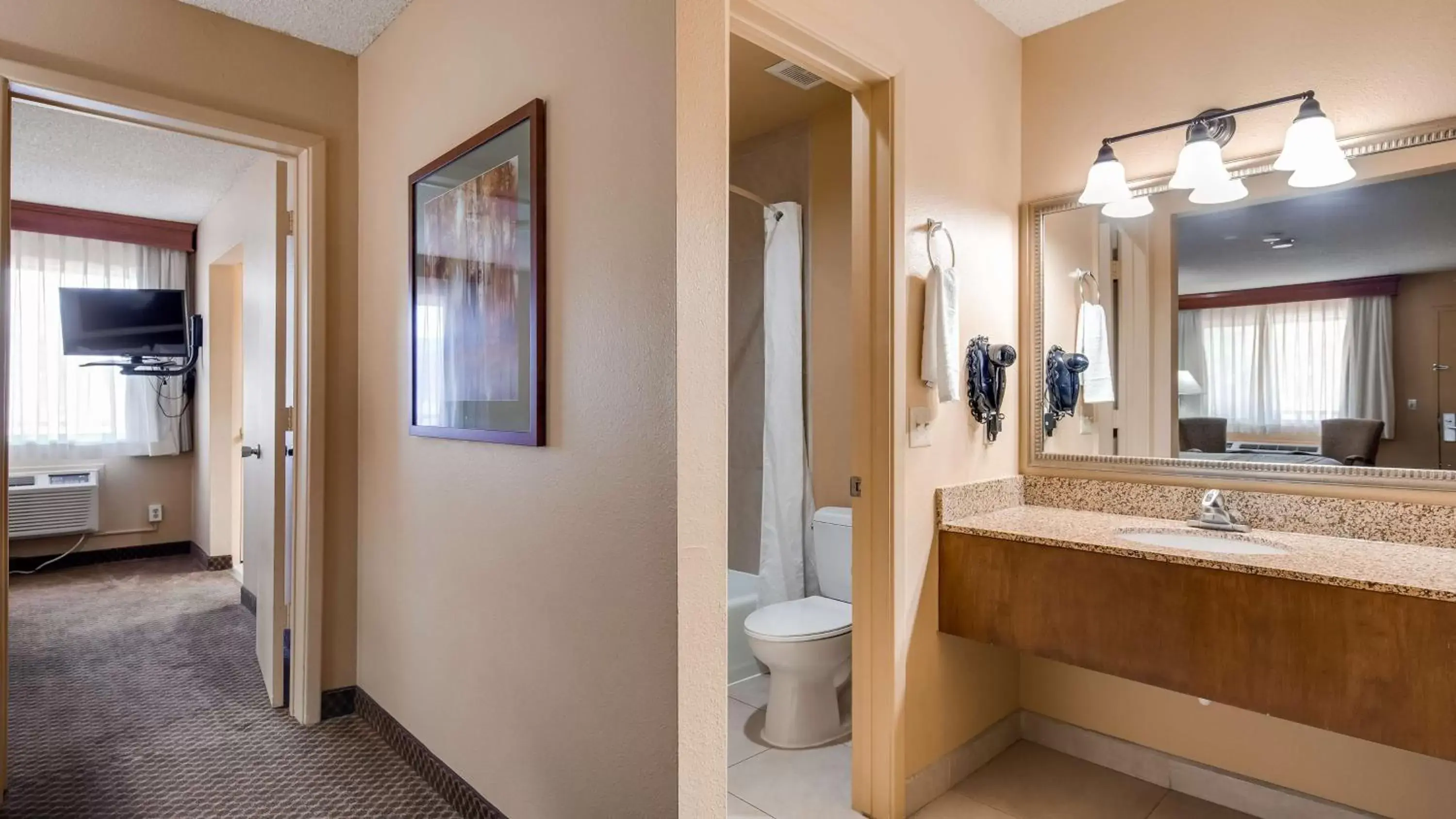 Shower, Bathroom in Best Western Cottonwood Inn