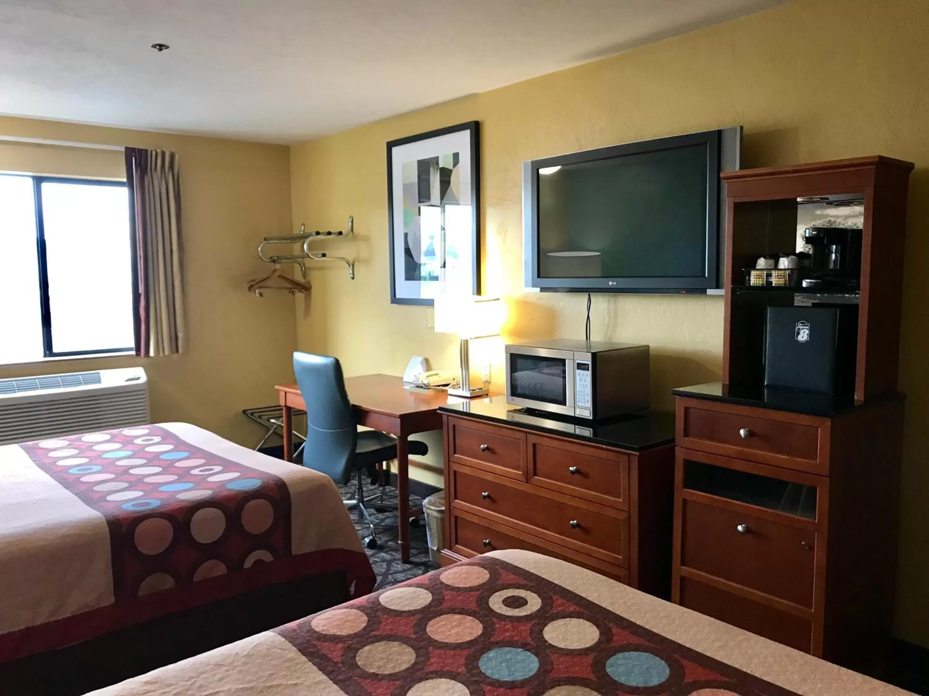 TV and multimedia, Bed in Super 8 by Wyndham Union Gap Yakima Area