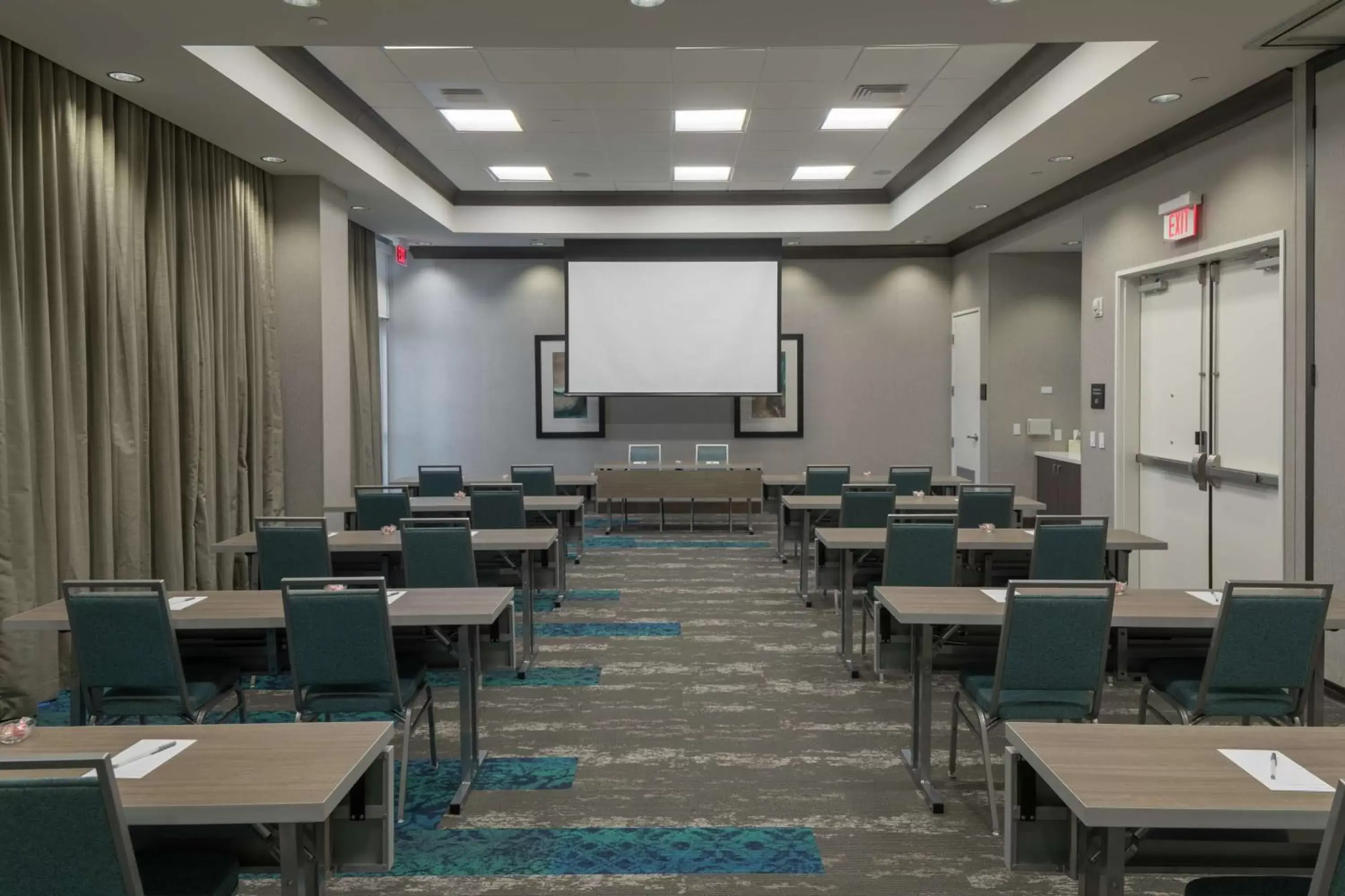 Meeting/conference room in Hampton Inn & Suites Asheville Biltmore Area