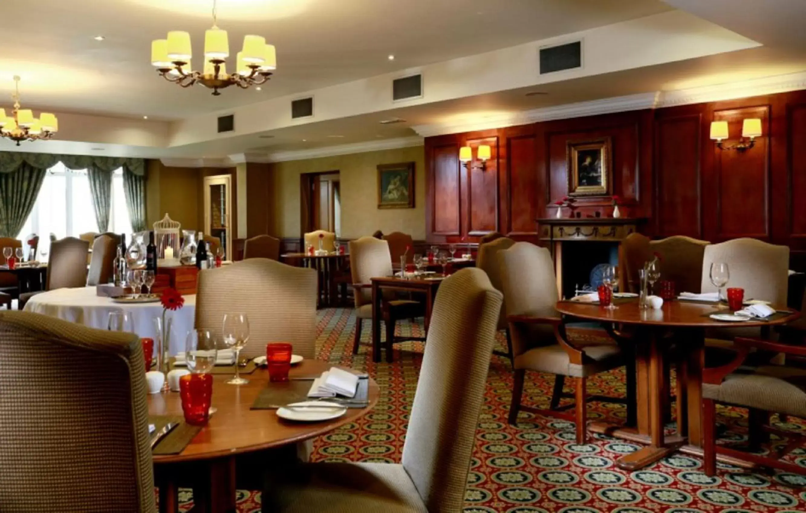 Restaurant/places to eat in Macdonald Crutherland House Restaurant/places to eat in Macdonald Crutherland House