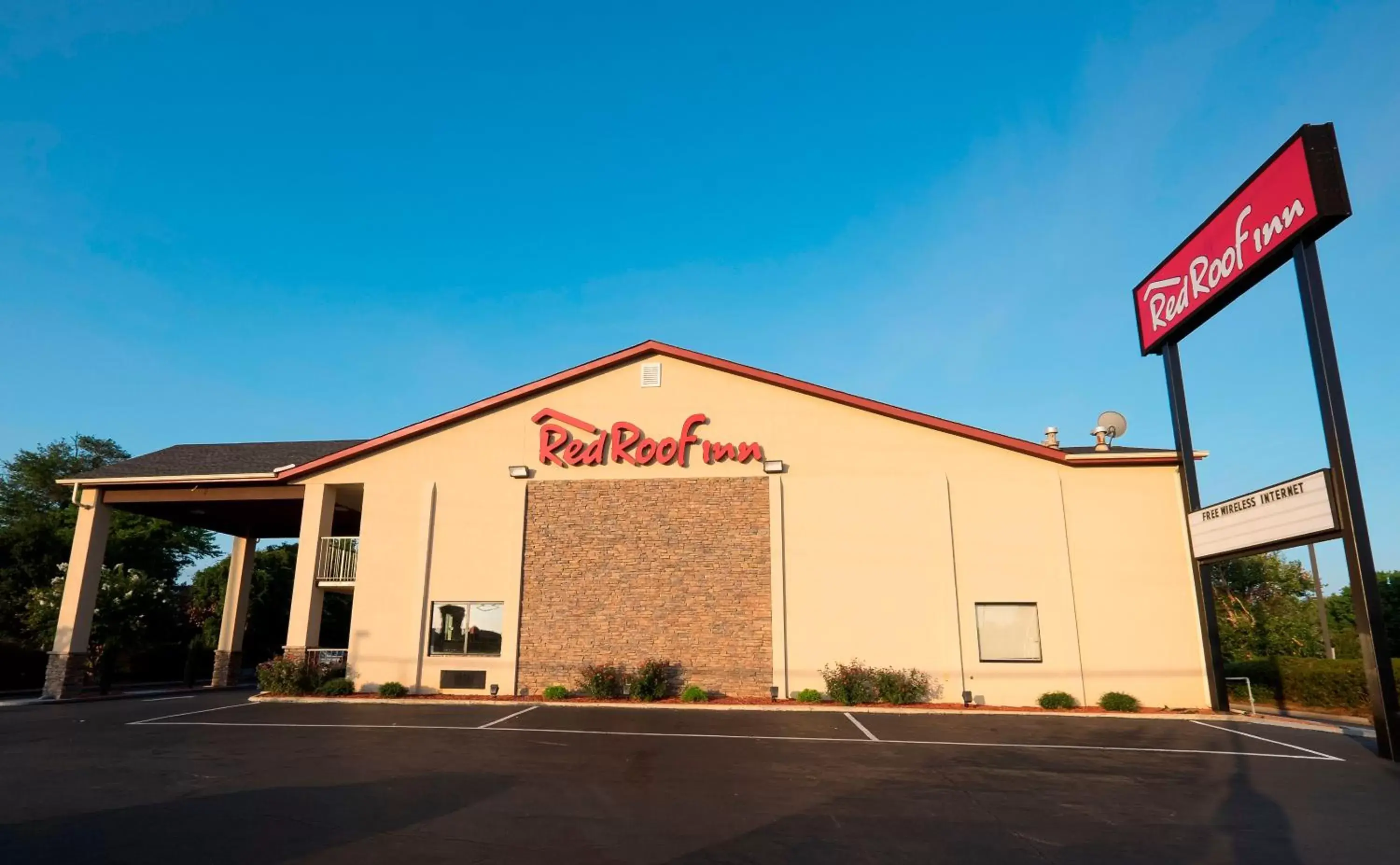 Property Building in Red Roof Inn Rock Hill