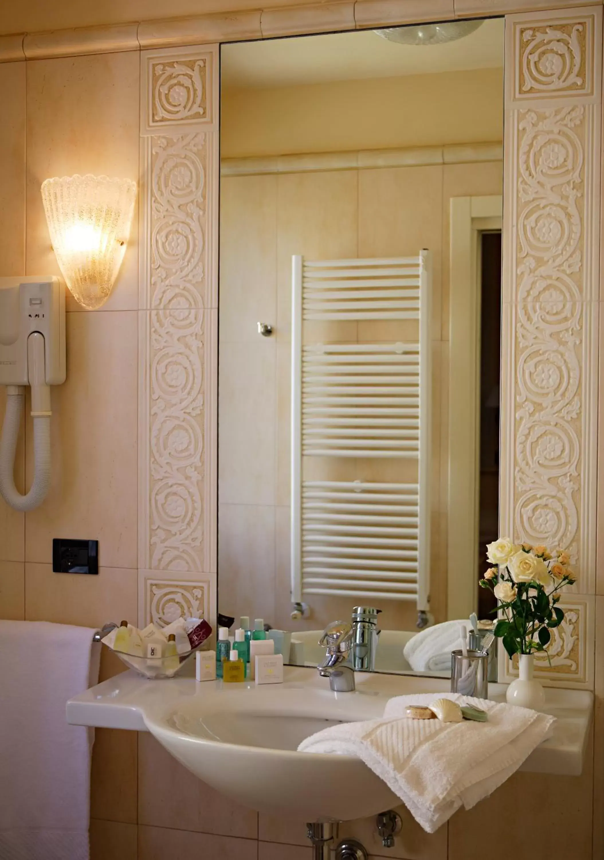 Bathroom in Hotel Carlton Capri