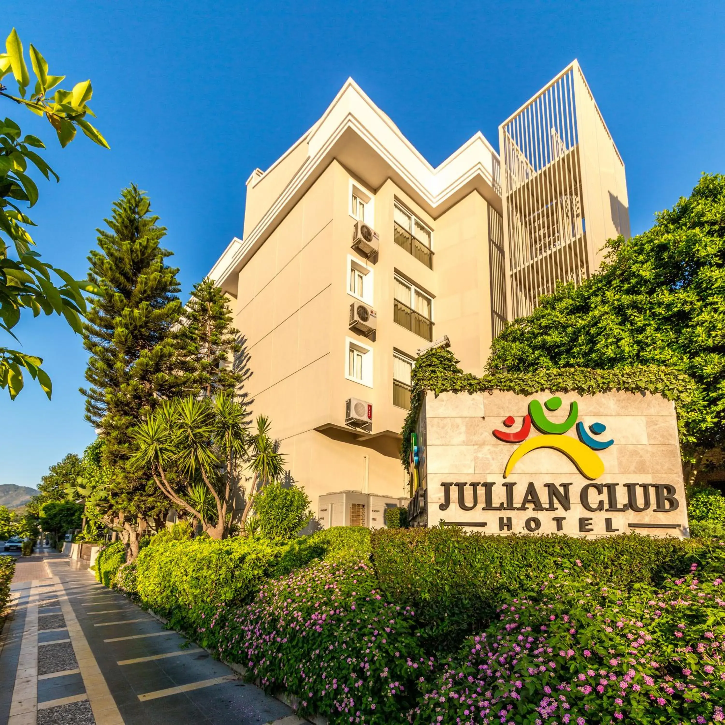 Property Building in Julian Club Hotel - All Inclusive